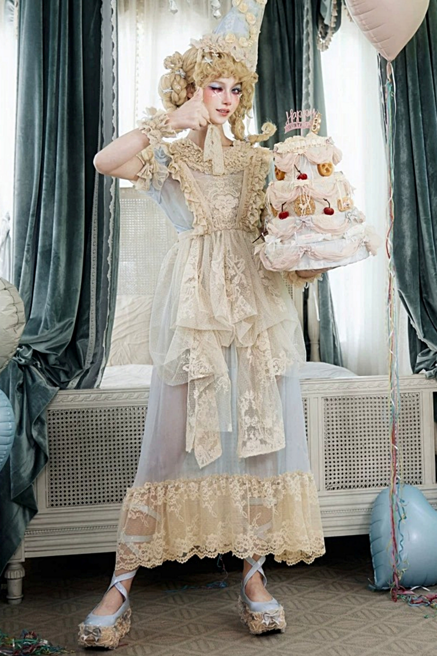 Tablier en dentelle crème rococo