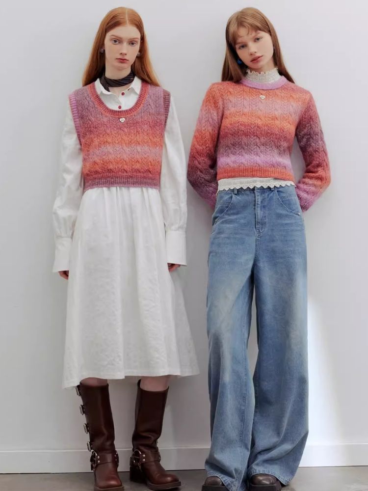 Gradient round neck knit sweater