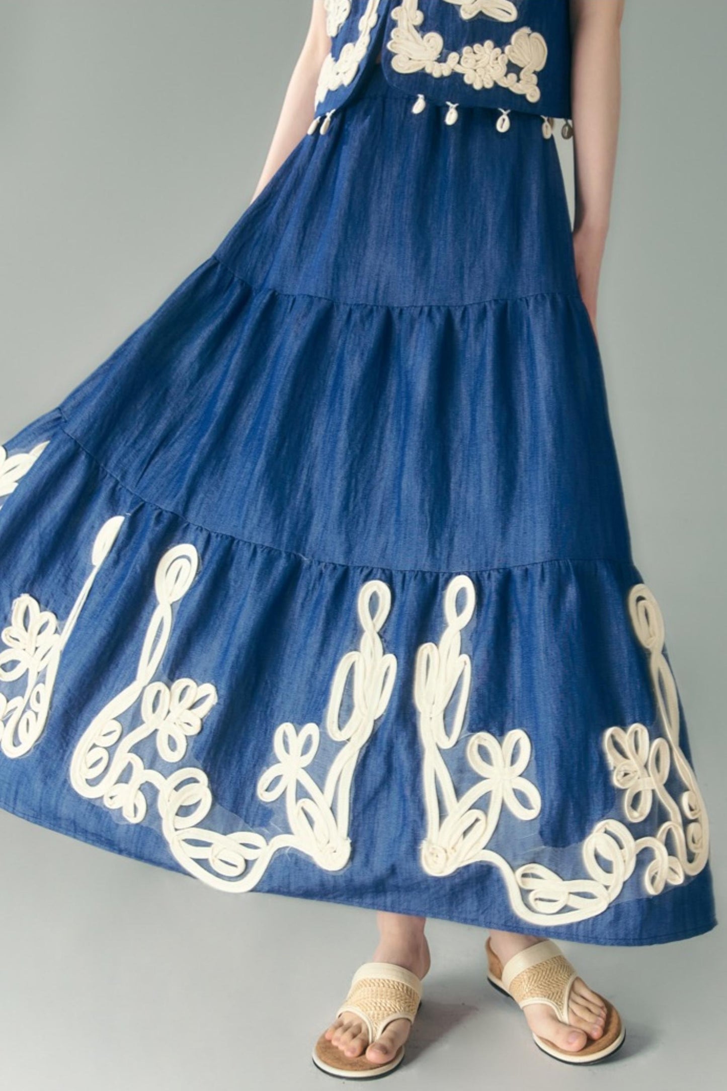 Vine & Shell Ensemble Skirt Set-Up