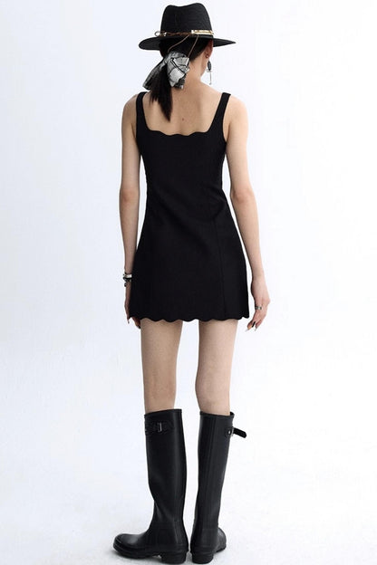 Wavy Black Princess Line Split Waist Dress