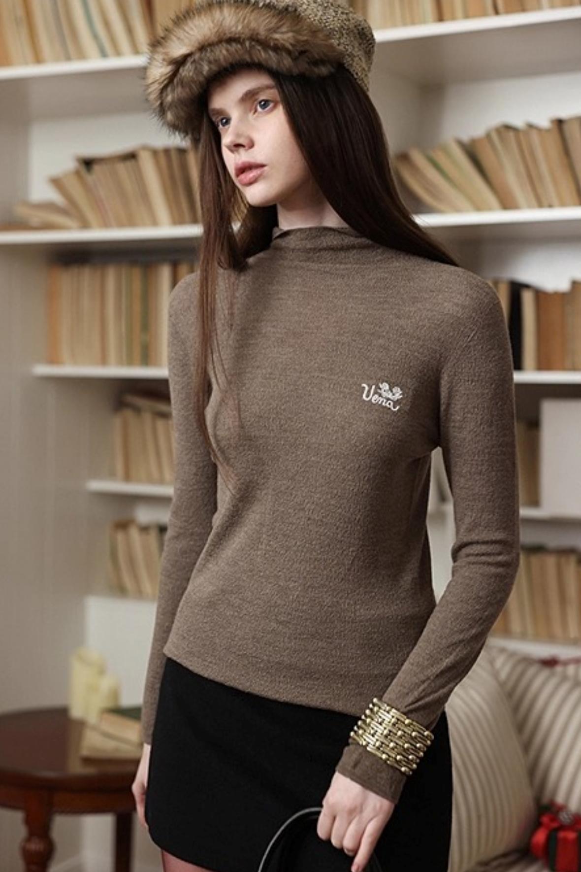 Letter Embroidery Turtleneck Knitwear
