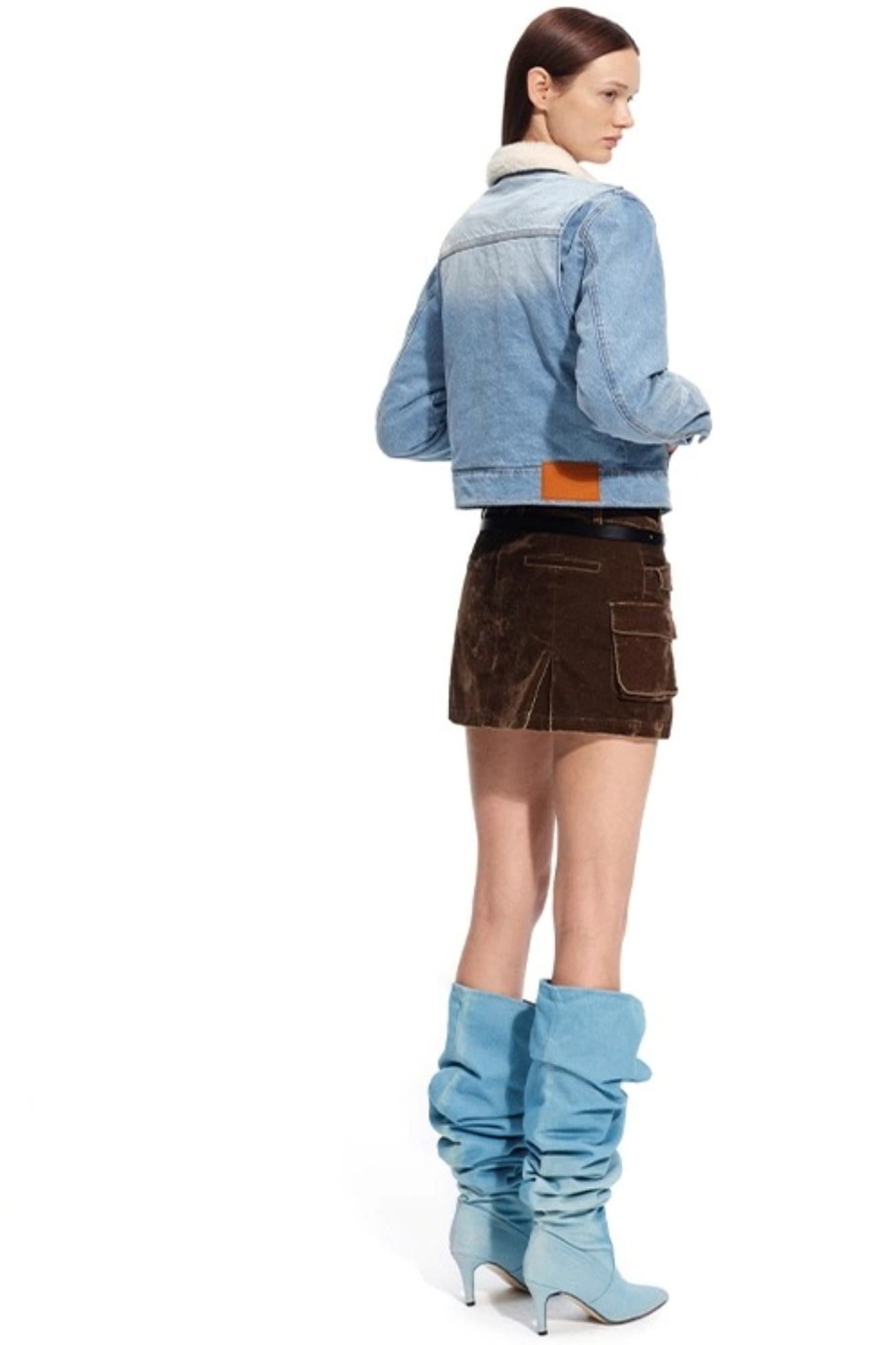 Low-Waisted Hip-Hugging Denim Skirt