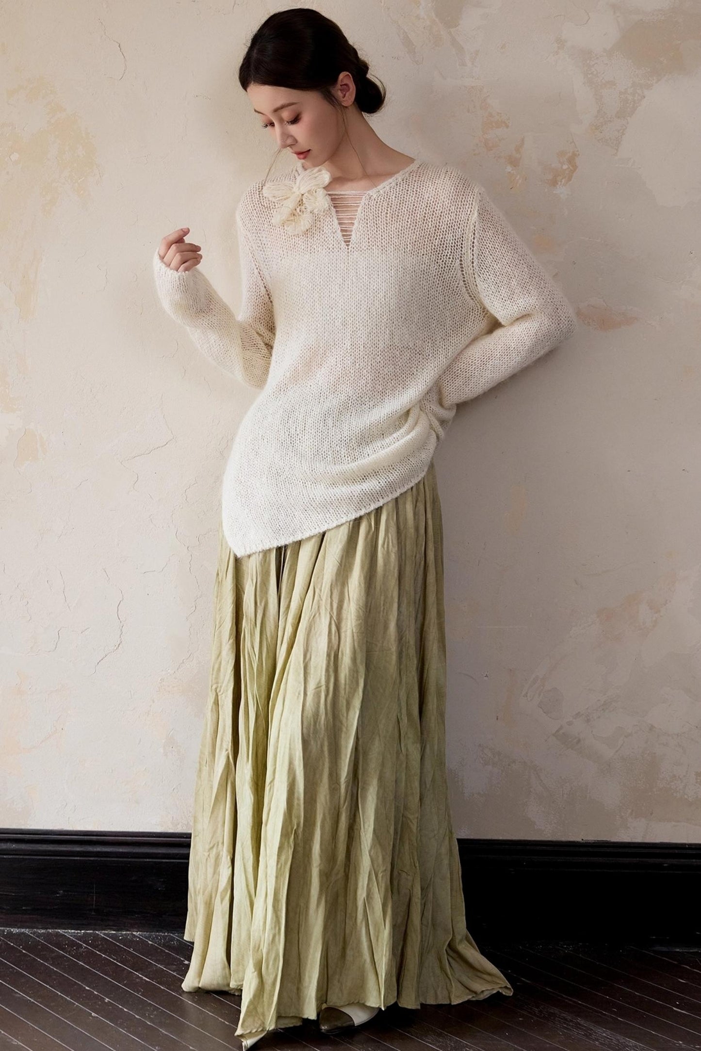 White Alpaca Wool Flower Sweater