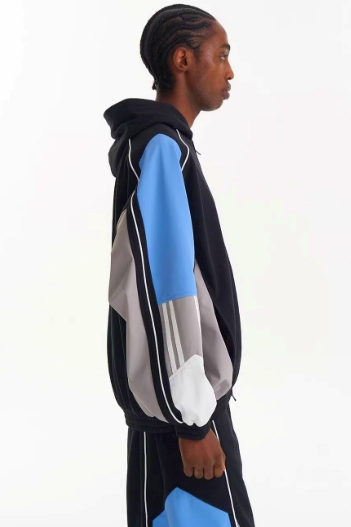 Jacke mit kontrastierenden Stickereien