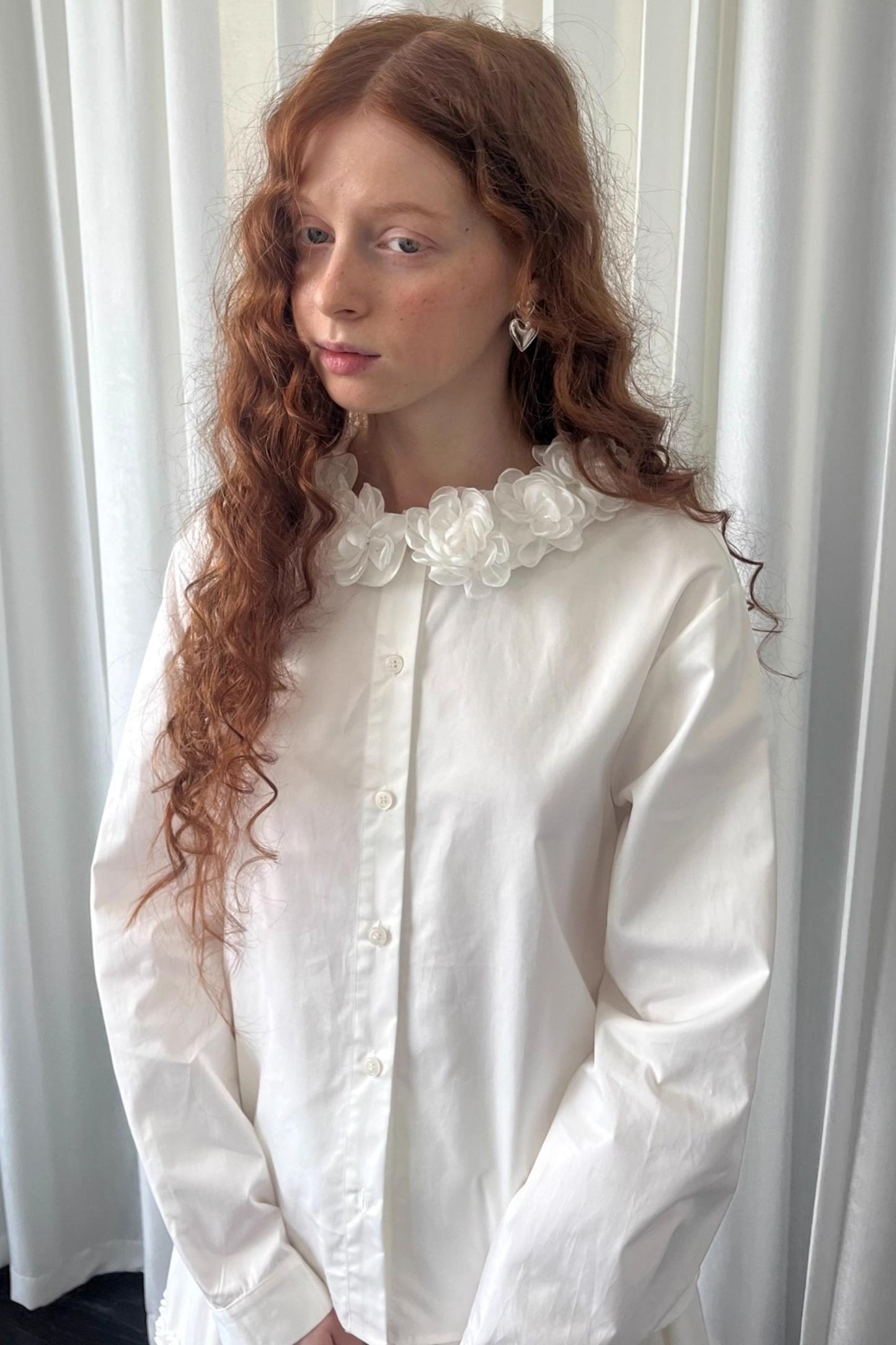Three-Dimensional White Long Sleeve Shirt