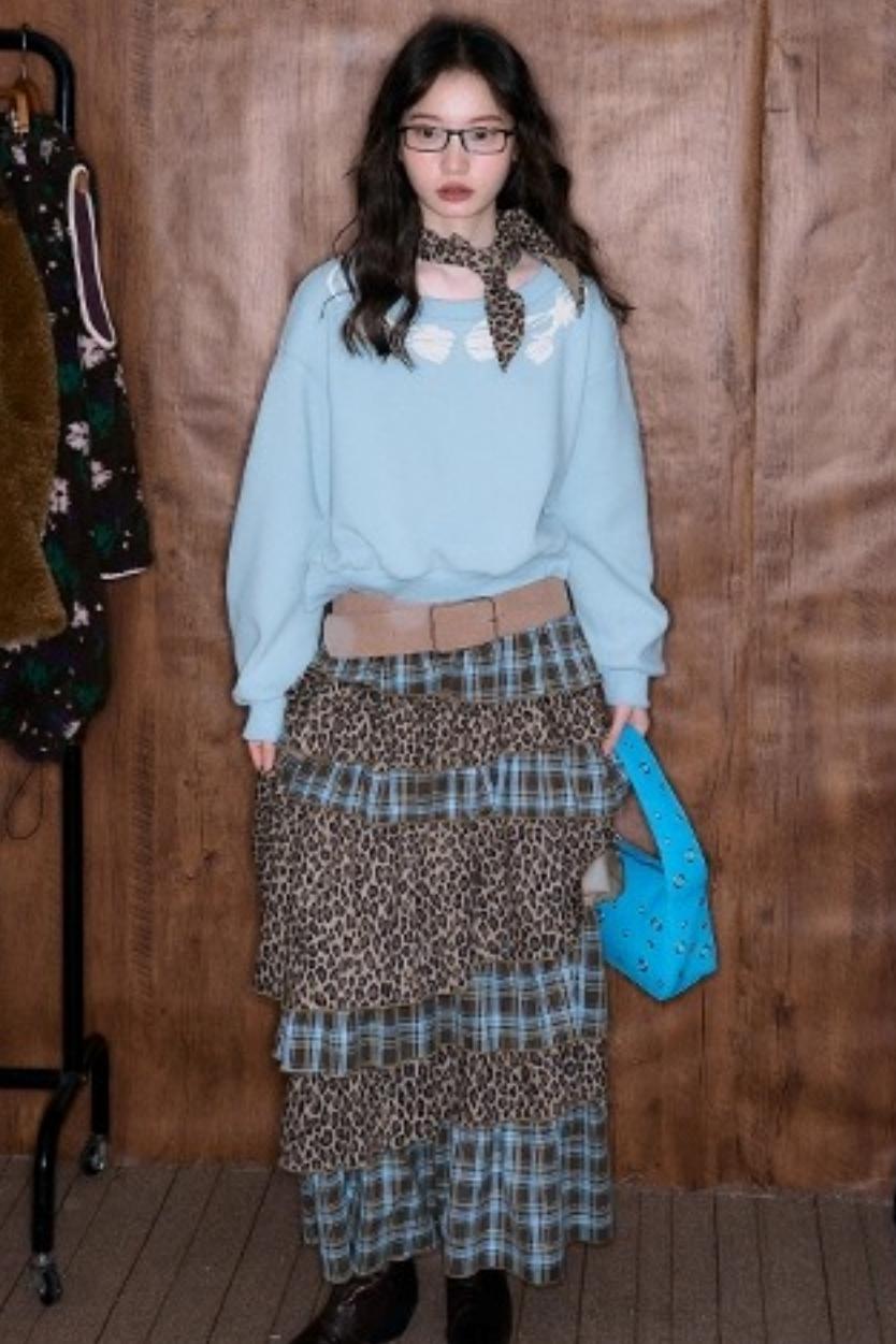 Tulip Embroidery Cloud Sweater