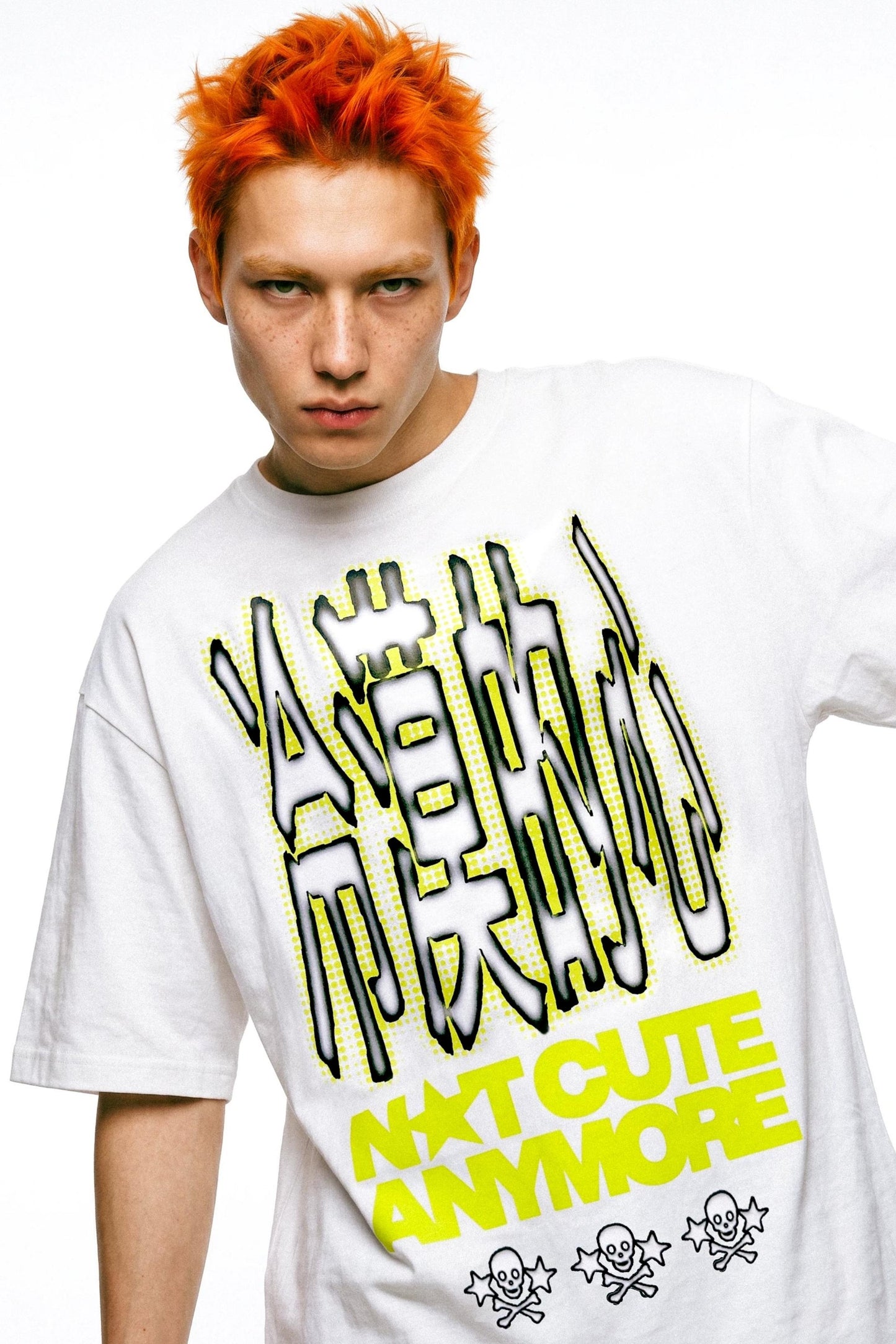 T-Shirt mit gleichgültigem Herz