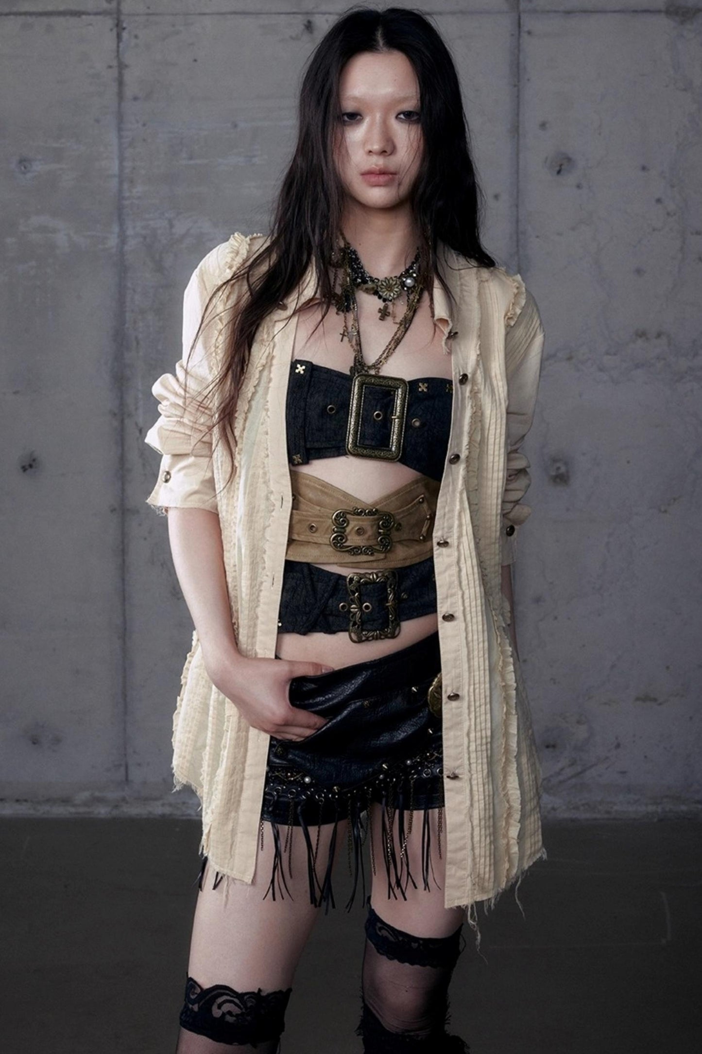 Vintage Lace V-Neck Bubble Sleeve Shirt