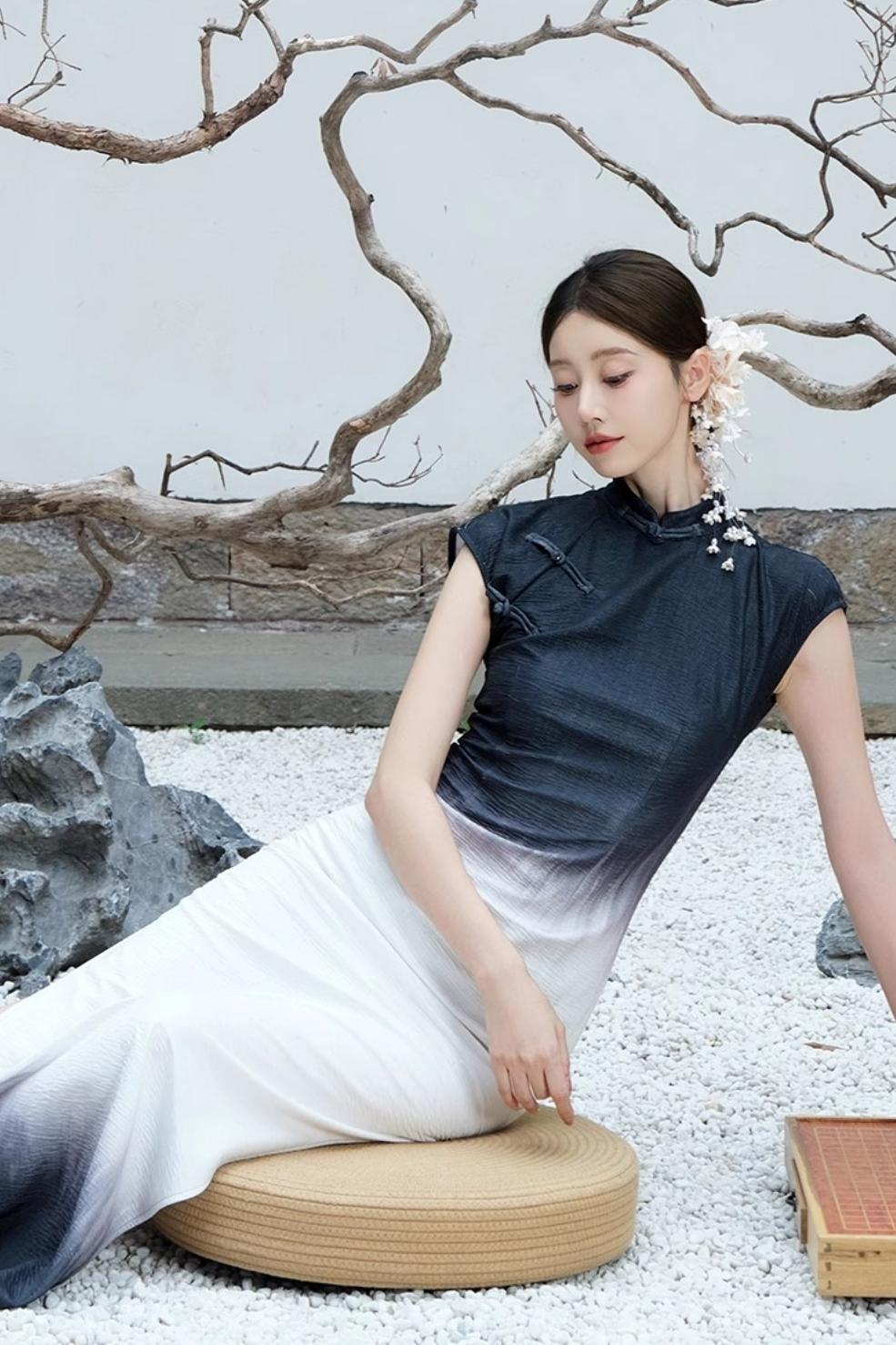 Elegant Gradient Cheongsam Dress