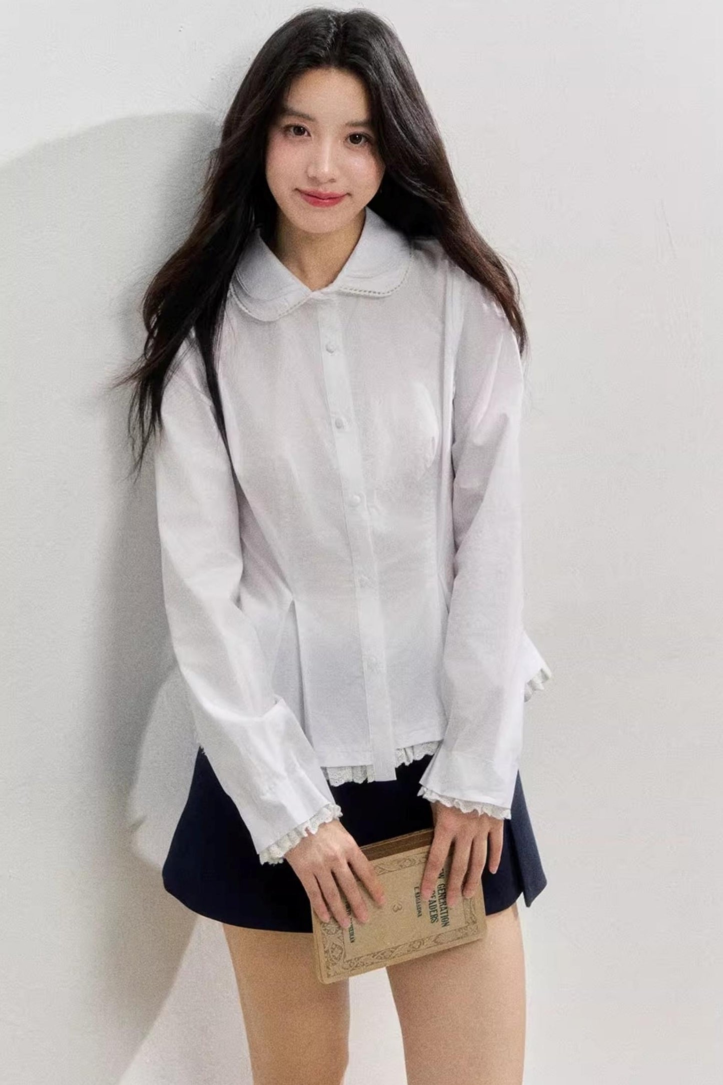 레이어링 아트 화이트 긴팔 셔츠