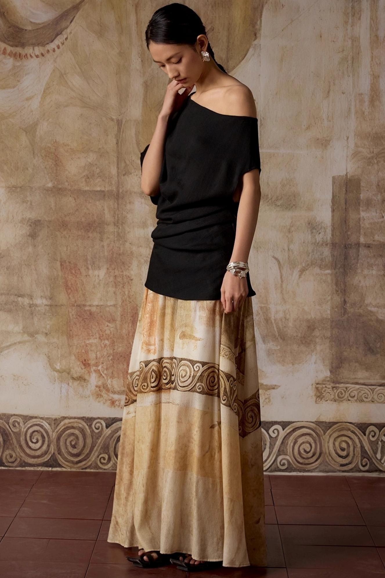 Black Shoulder Irregular Design T-Shirt