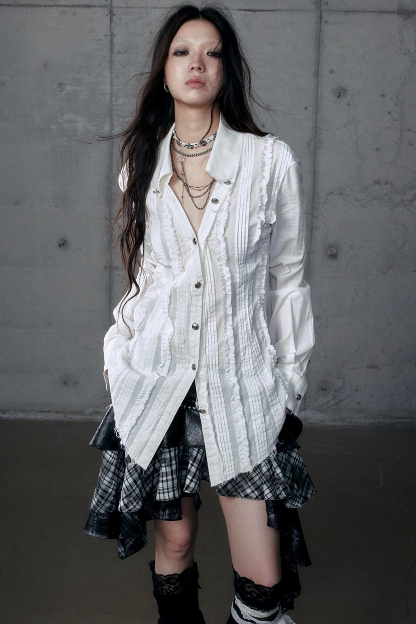 Vintage Lace V-Neck Bubble Sleeve Shirt