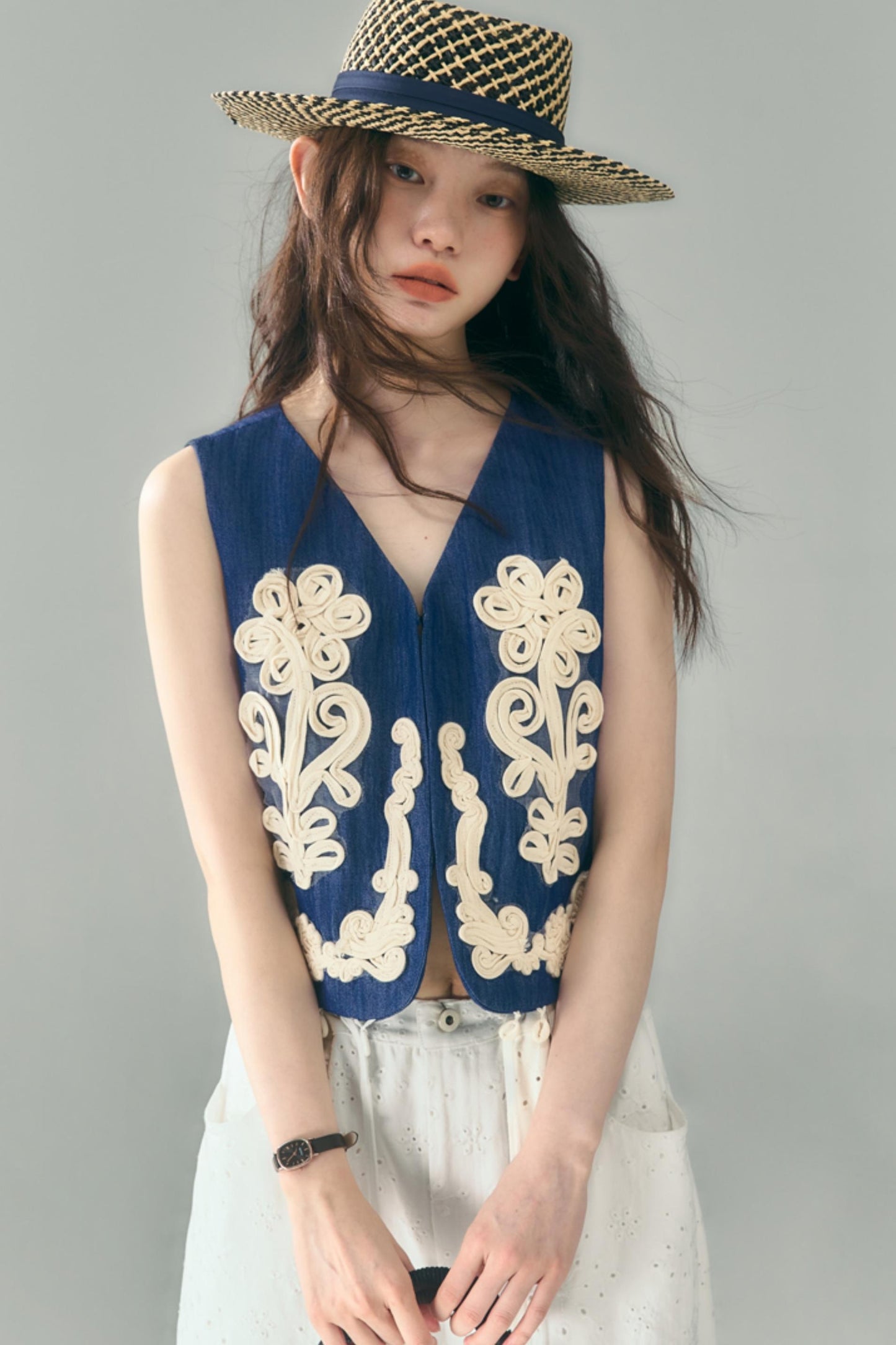 Wind Vines Flower Shell Pendant Vest Set-Up