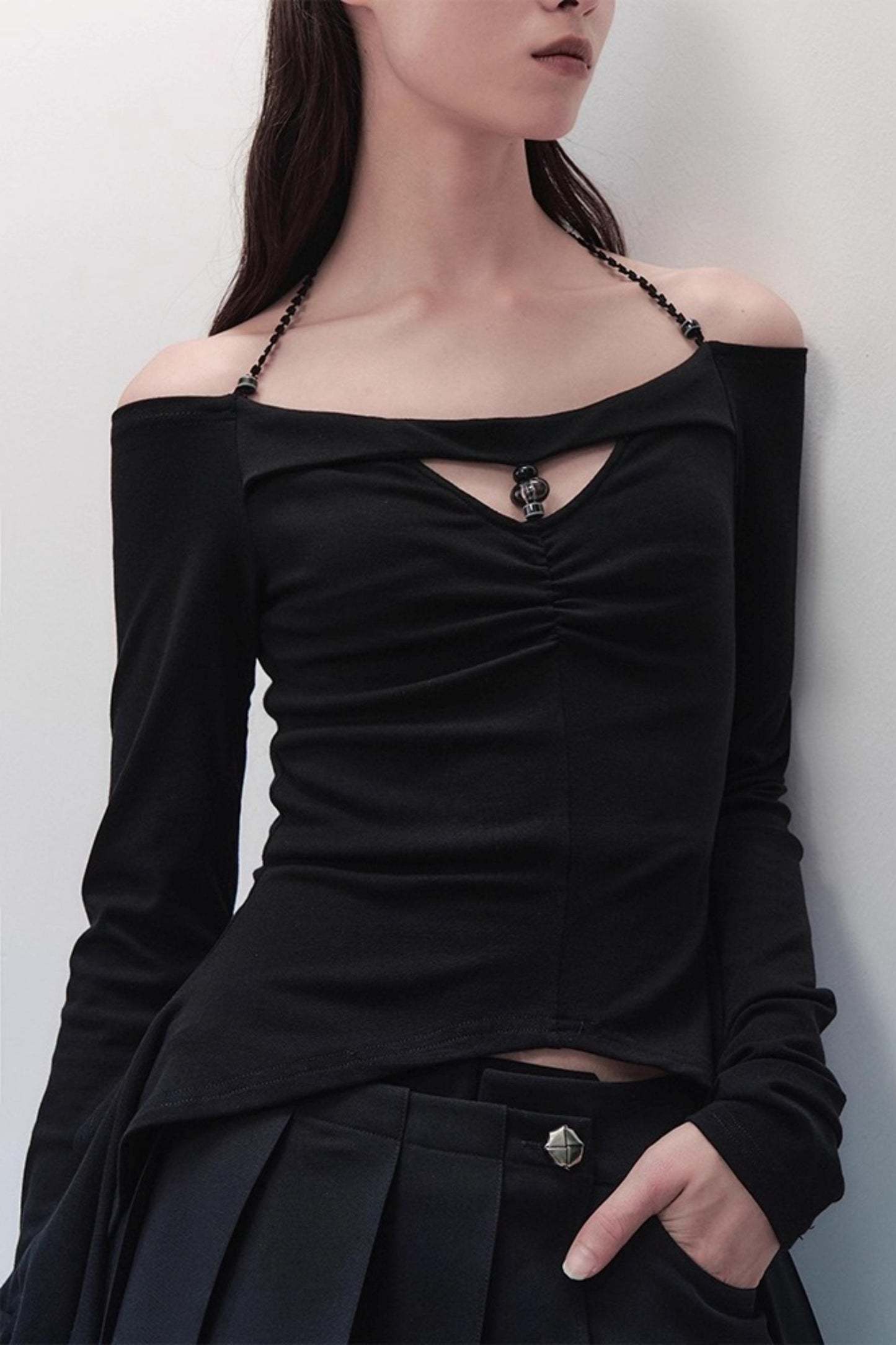 Dreams Weaving Thin One-Shoulder V-Neck T-Shirt