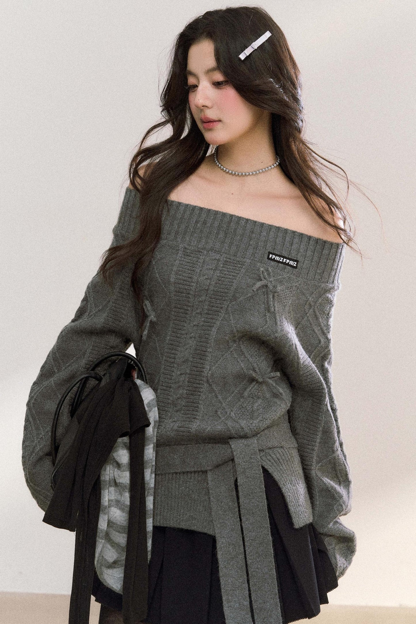 One-Shoulder Bow Knit Top