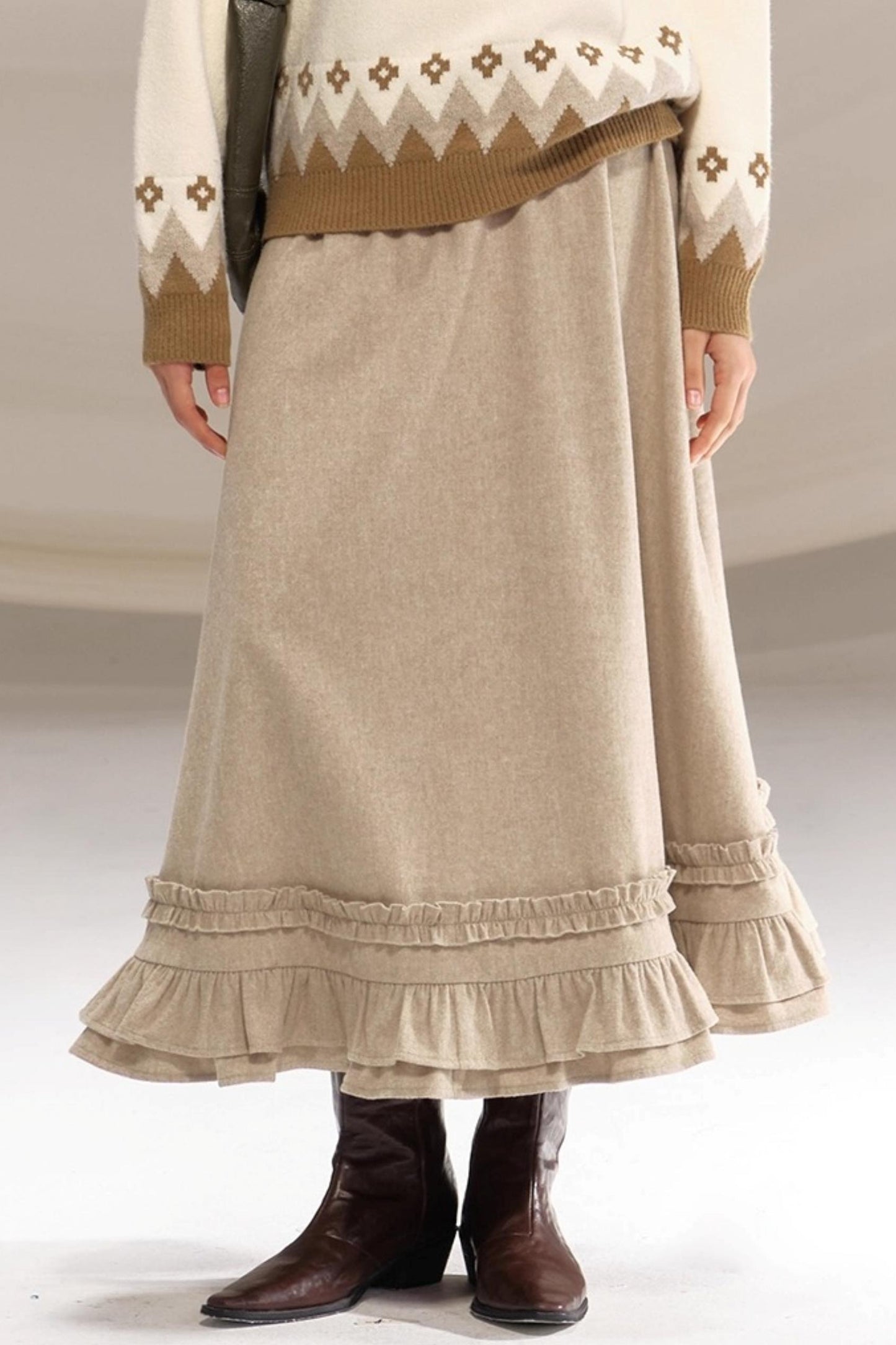 Hazelnut Lace Wool Skirt