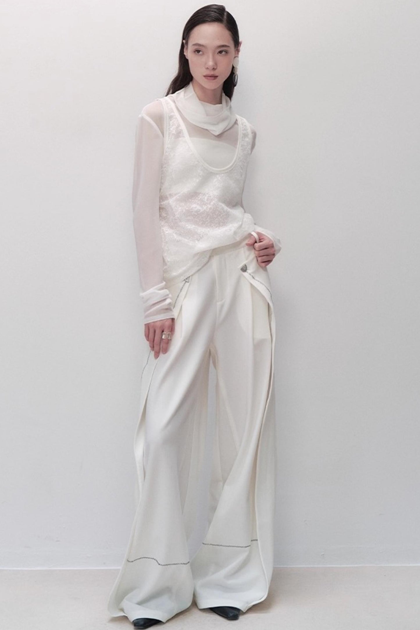 Lace Sleeveless Vest