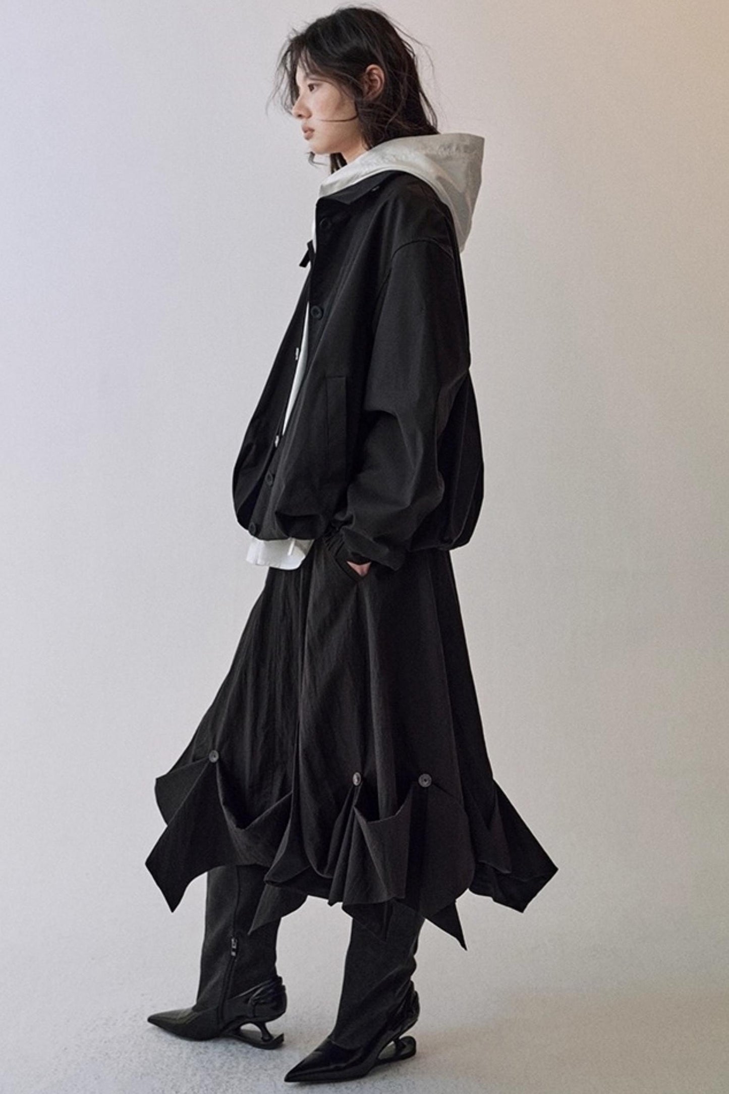 Constriction Silhouette Hooded Shirt