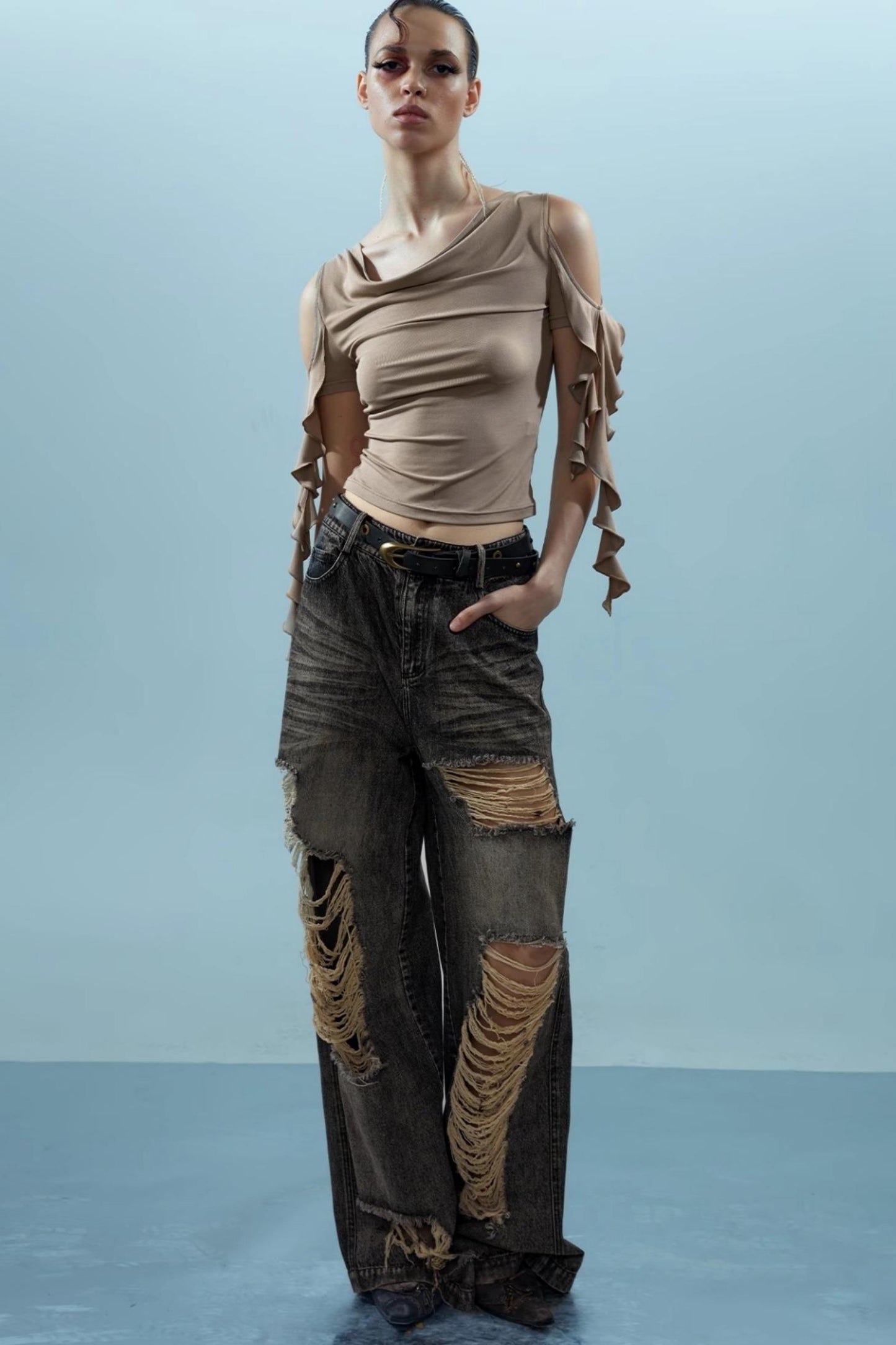 Ruffled Backless Strapless Tee