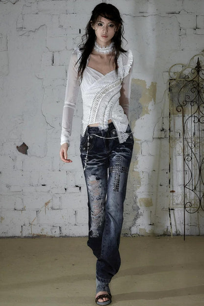 Jeanshose in Used-Optik mit Strasssteinen