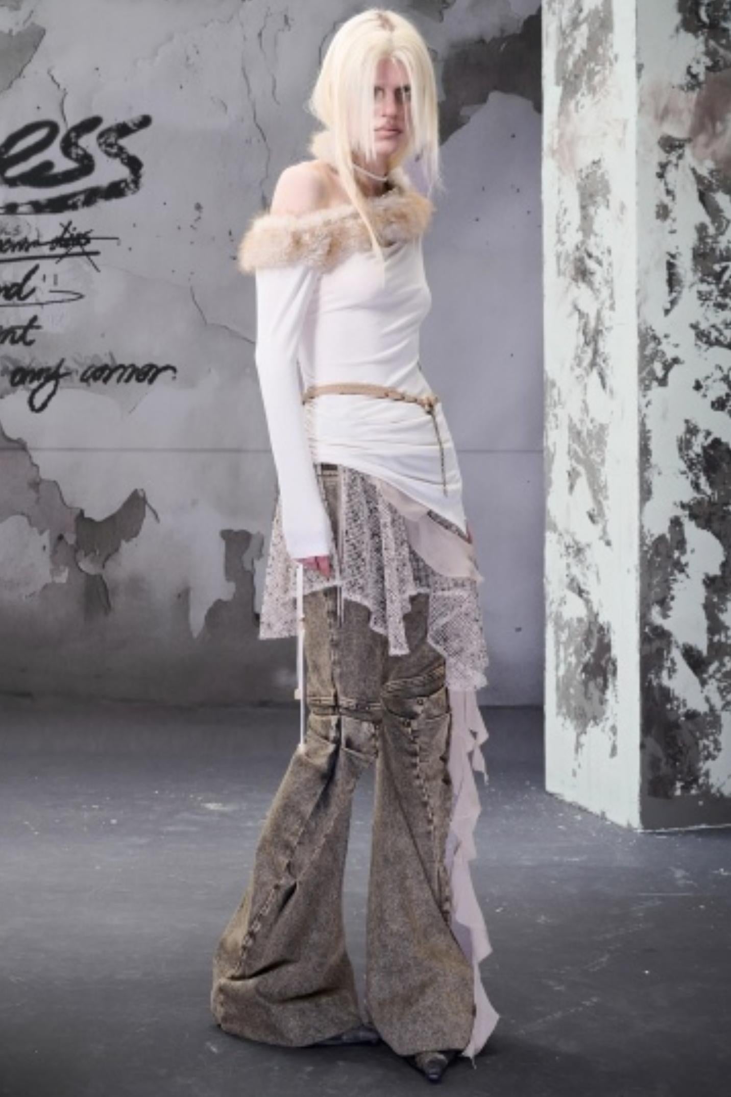 Velvet Rise Fur Collar Base Layer Top