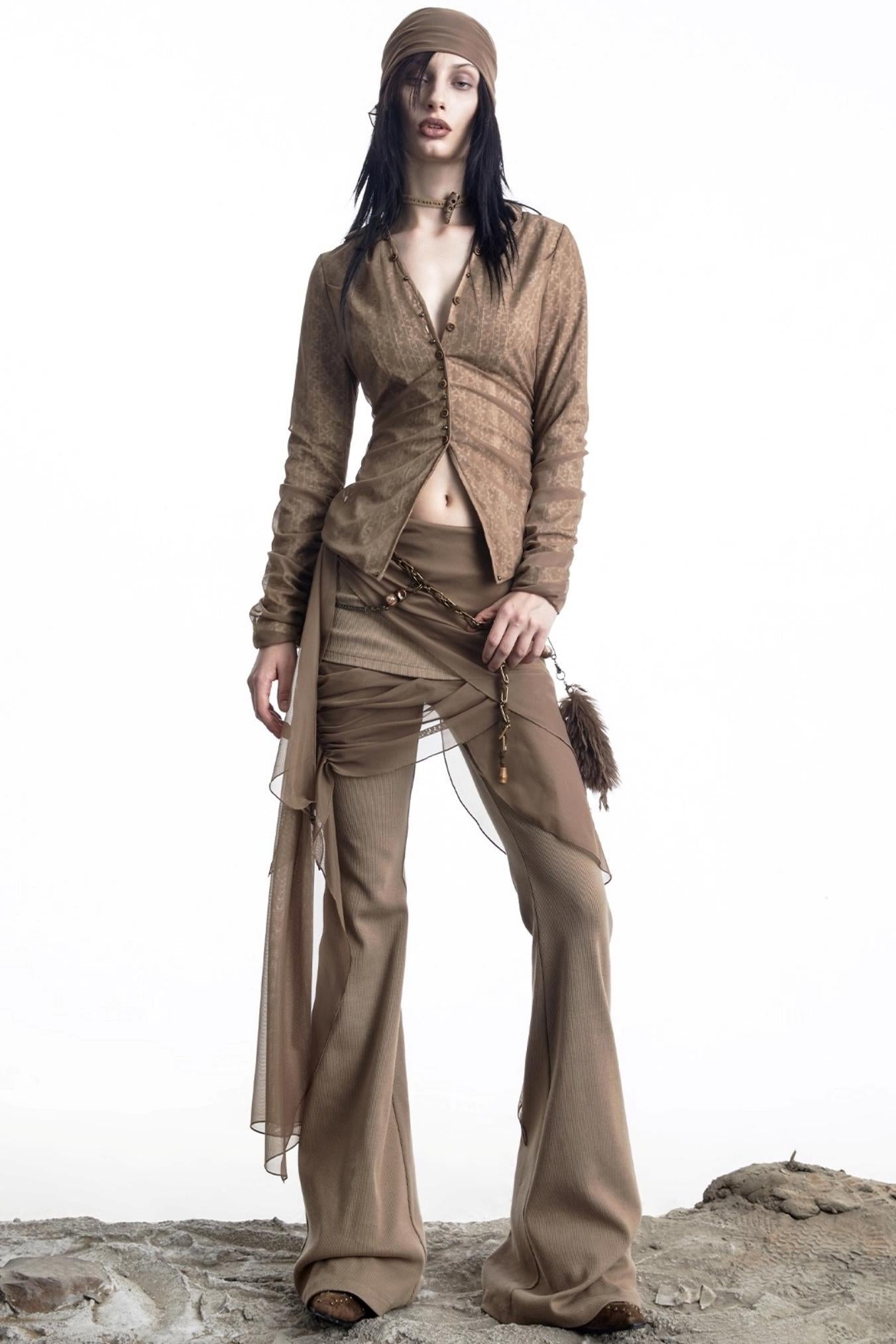 Lux Lace Stitching Big V-Neck Shirt