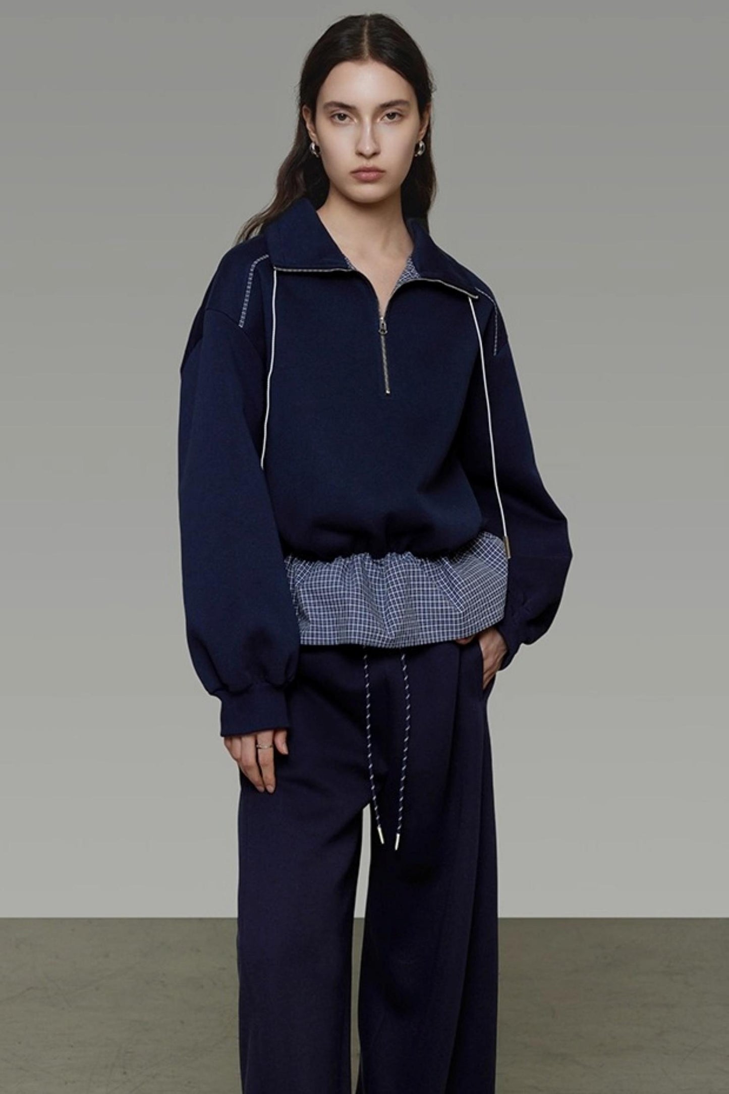 Contrasting Stand Collar Sweatshirt