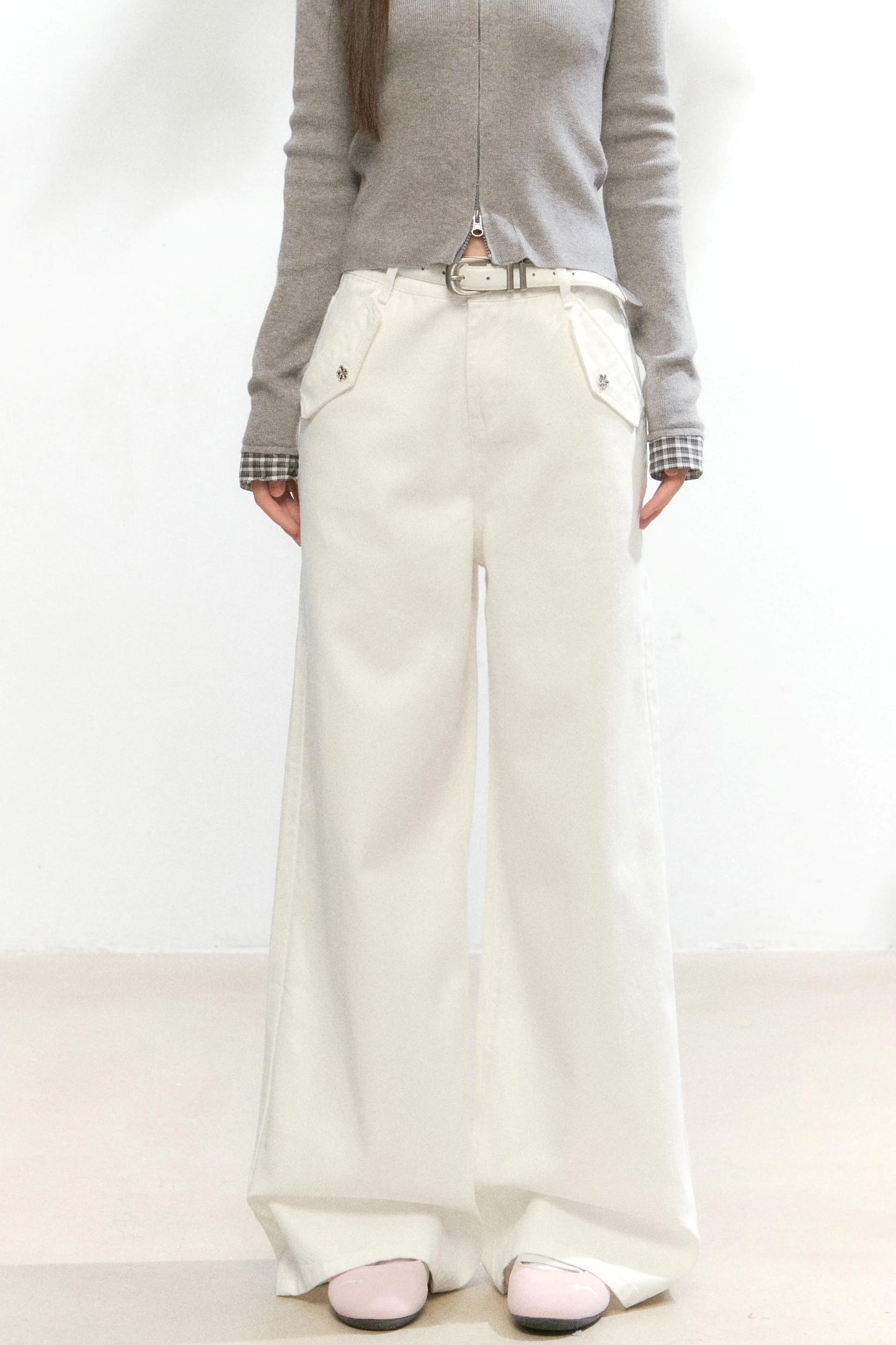 Small Flower Pocket White Jeans