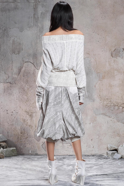 Printed One-Line Collar Knit Top