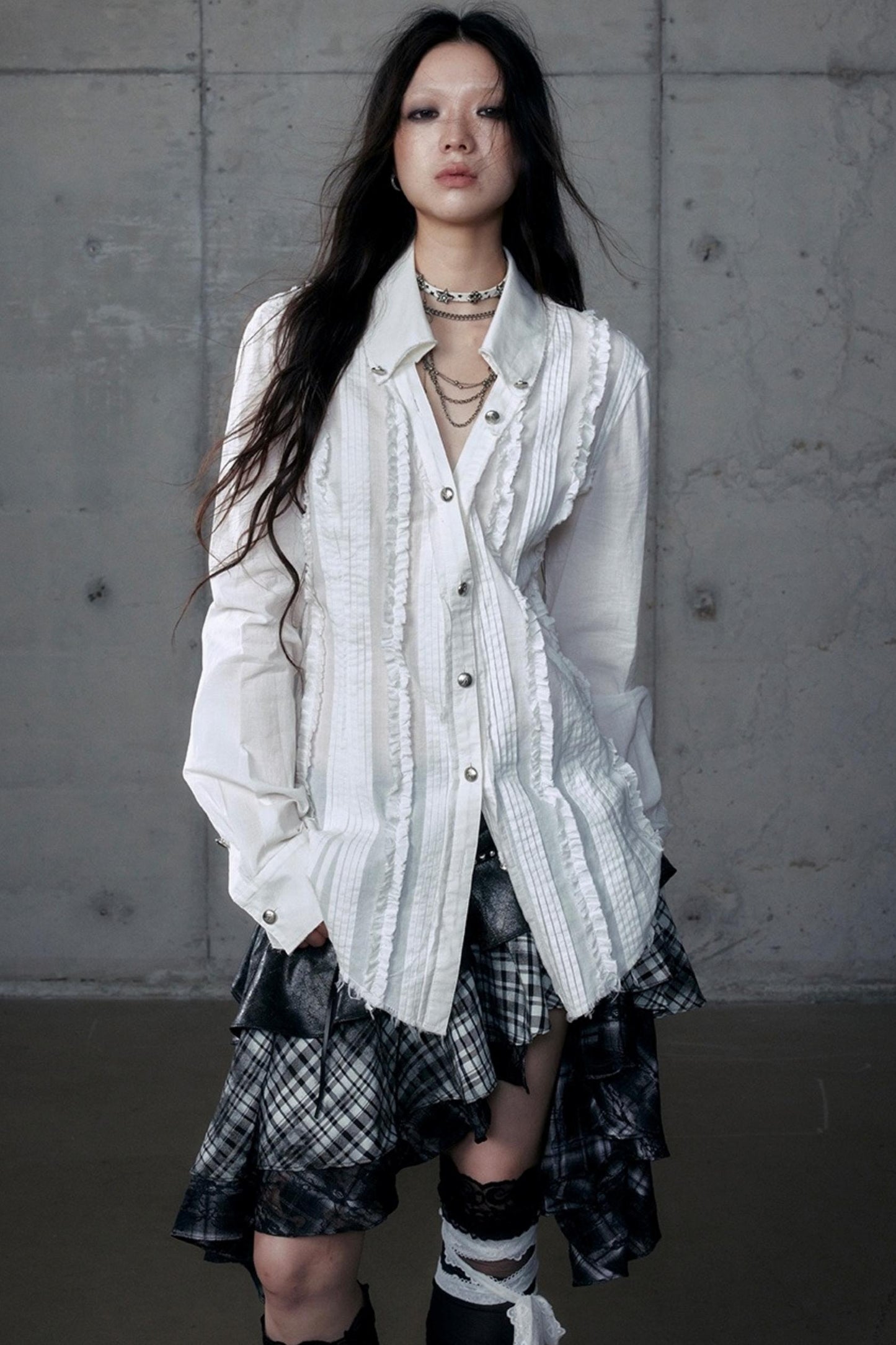 Vintage Lace V-Neck Bubble Sleeve Shirt