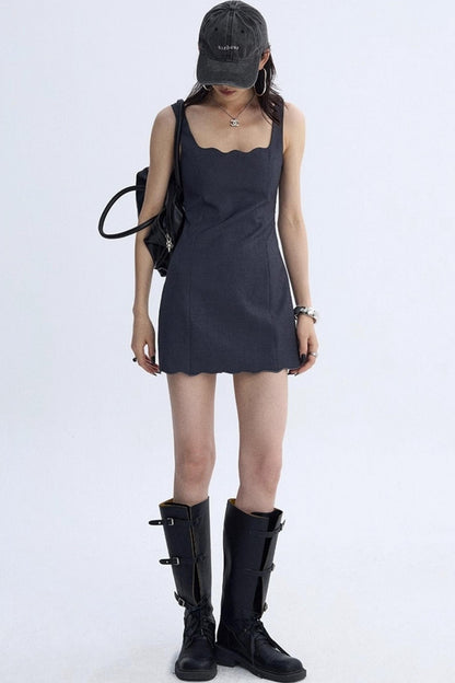 Wavy Black Princess Line Split Waist Dress