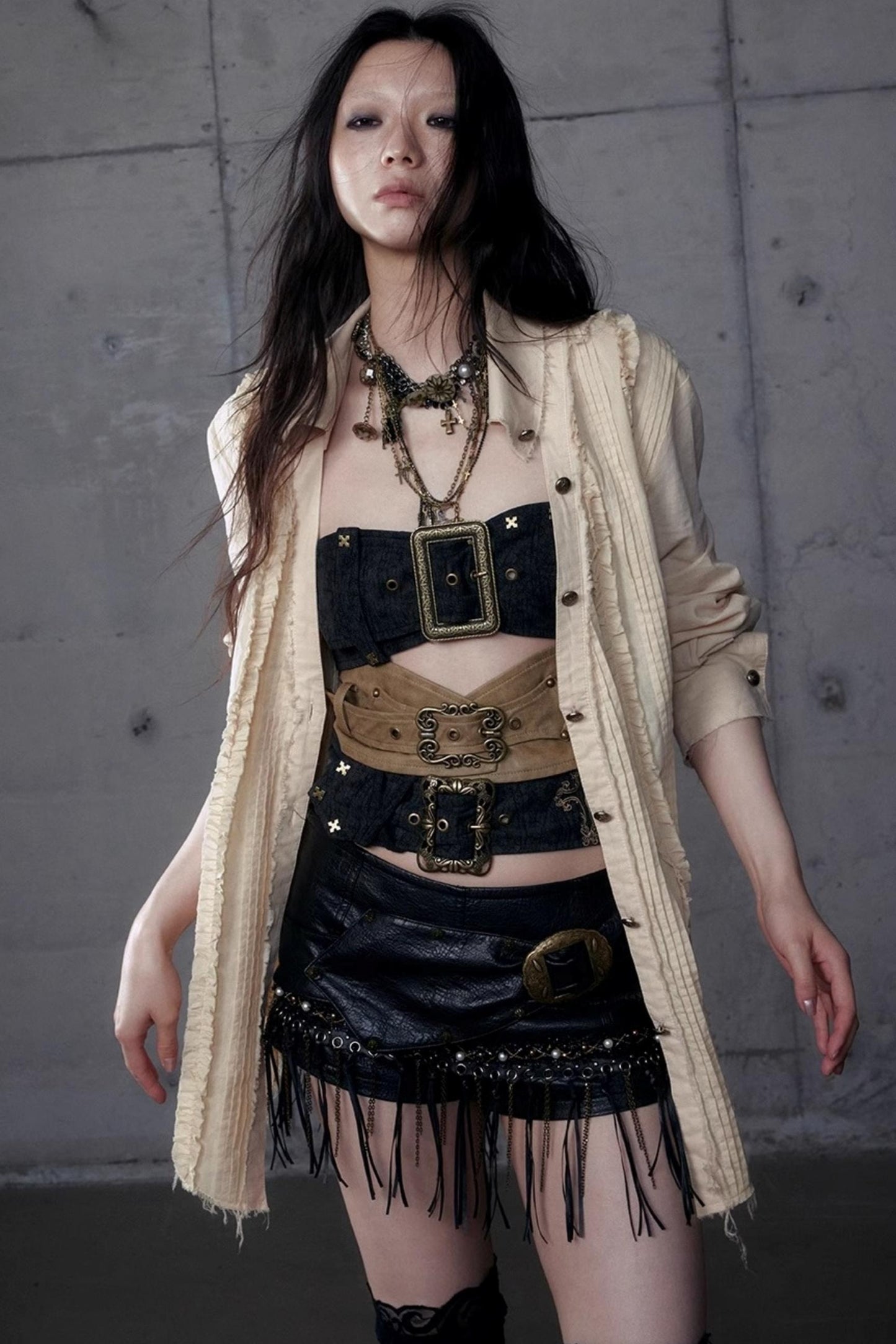 Vintage Lace V-Neck Bubble Sleeve Shirt