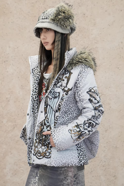 Schneeleoparden-Patchwork-Hut