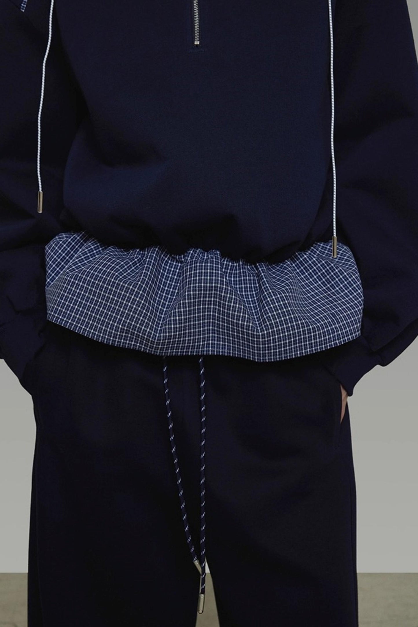 Contrasting Stand Collar Sweatshirt