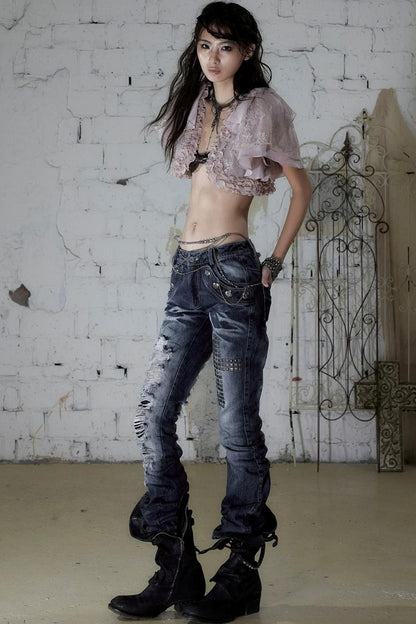 Jeanshose in Used-Optik mit Strasssteinen