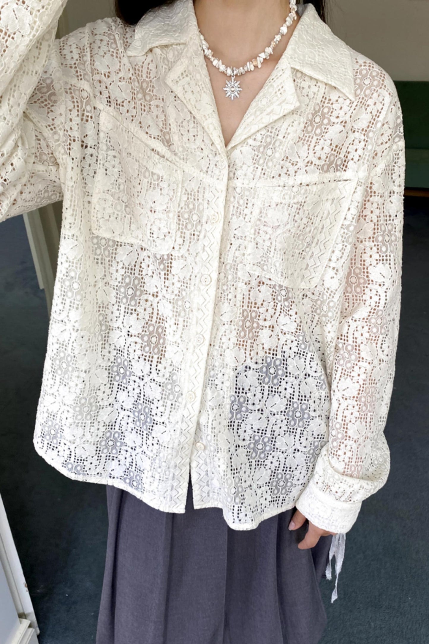 Retro Loose Sleeve White Shirt