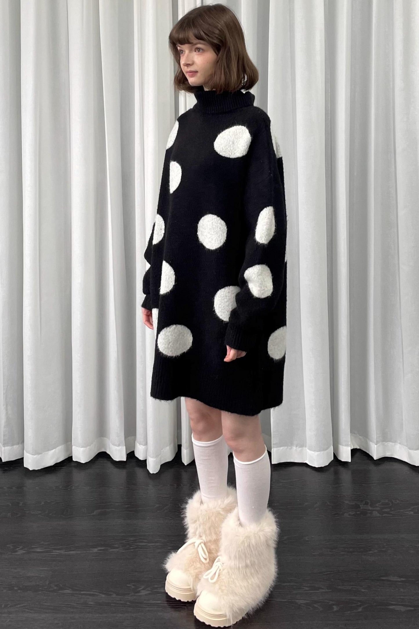 Lazy Pile Collar Sweater