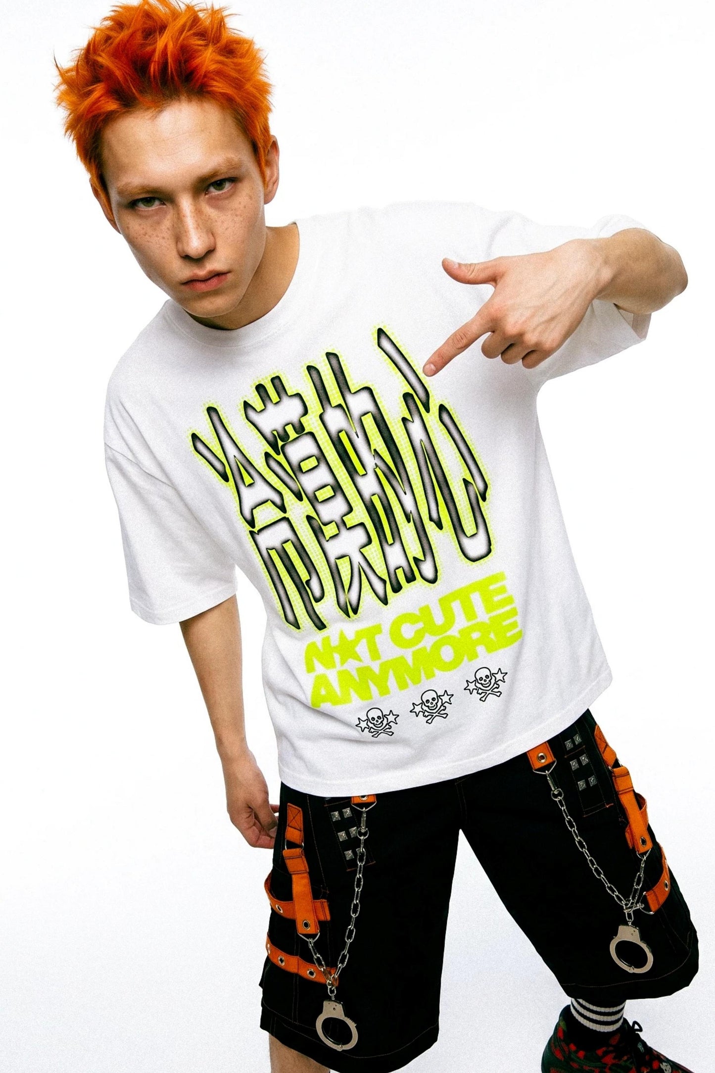 T-Shirt mit gleichgültigem Herz