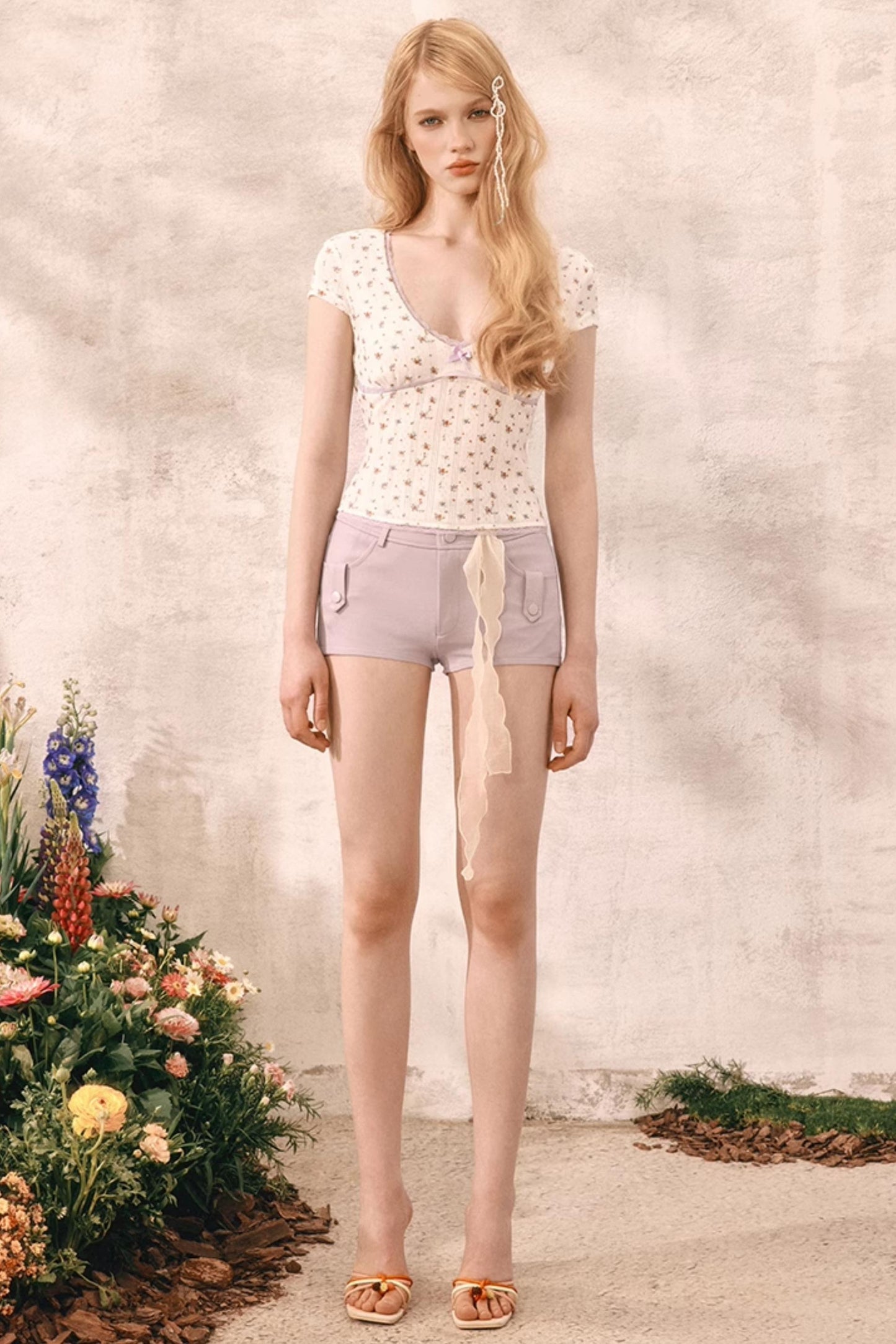 Summer Lace V-Neck Slim Tee