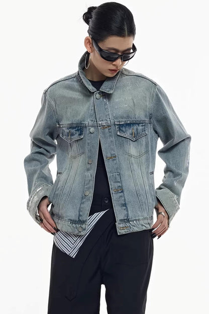 Handgefertigte Jeansjacke mit Silberverzierung