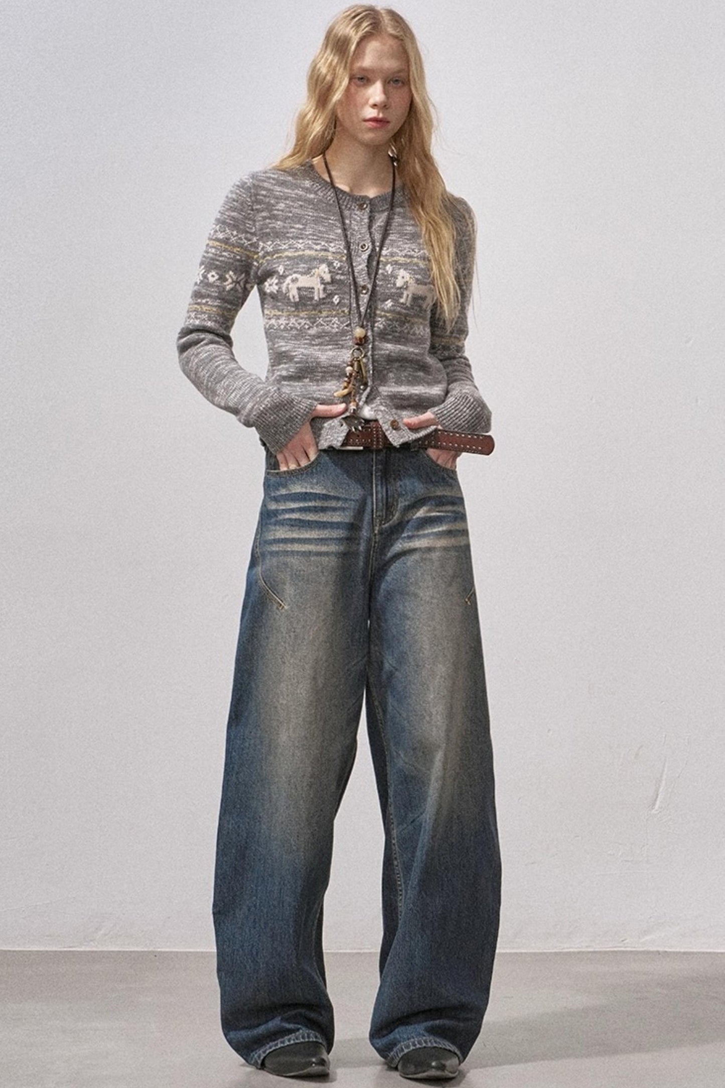 Seamless Vintage Distressed Jeans