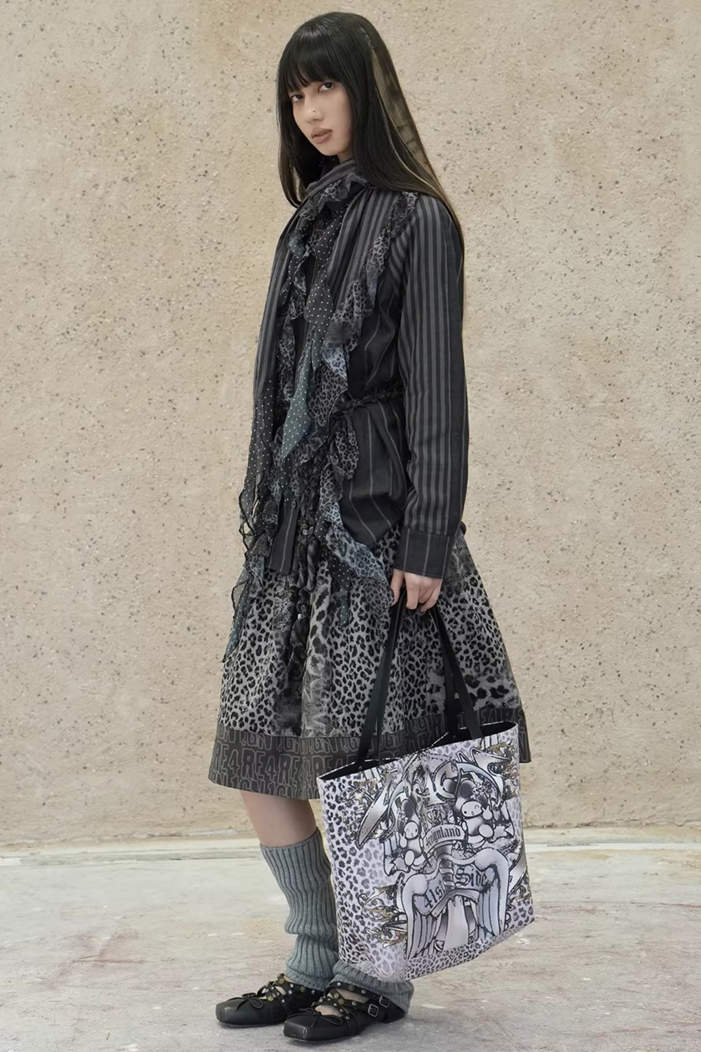 Gestreifter Leoparden-Schal mit Rüschen