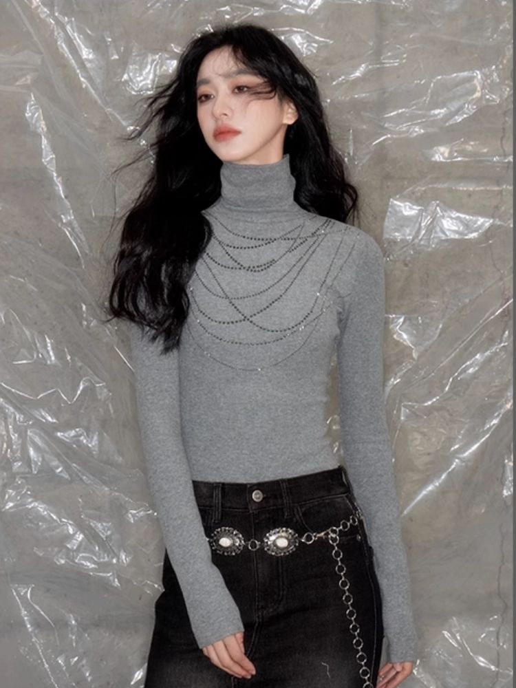 Stacked masonry necklace turtleneck bottoming shirt