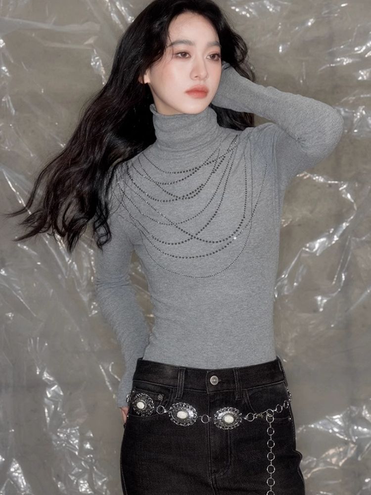 Stacked masonry necklace turtleneck bottoming shirt