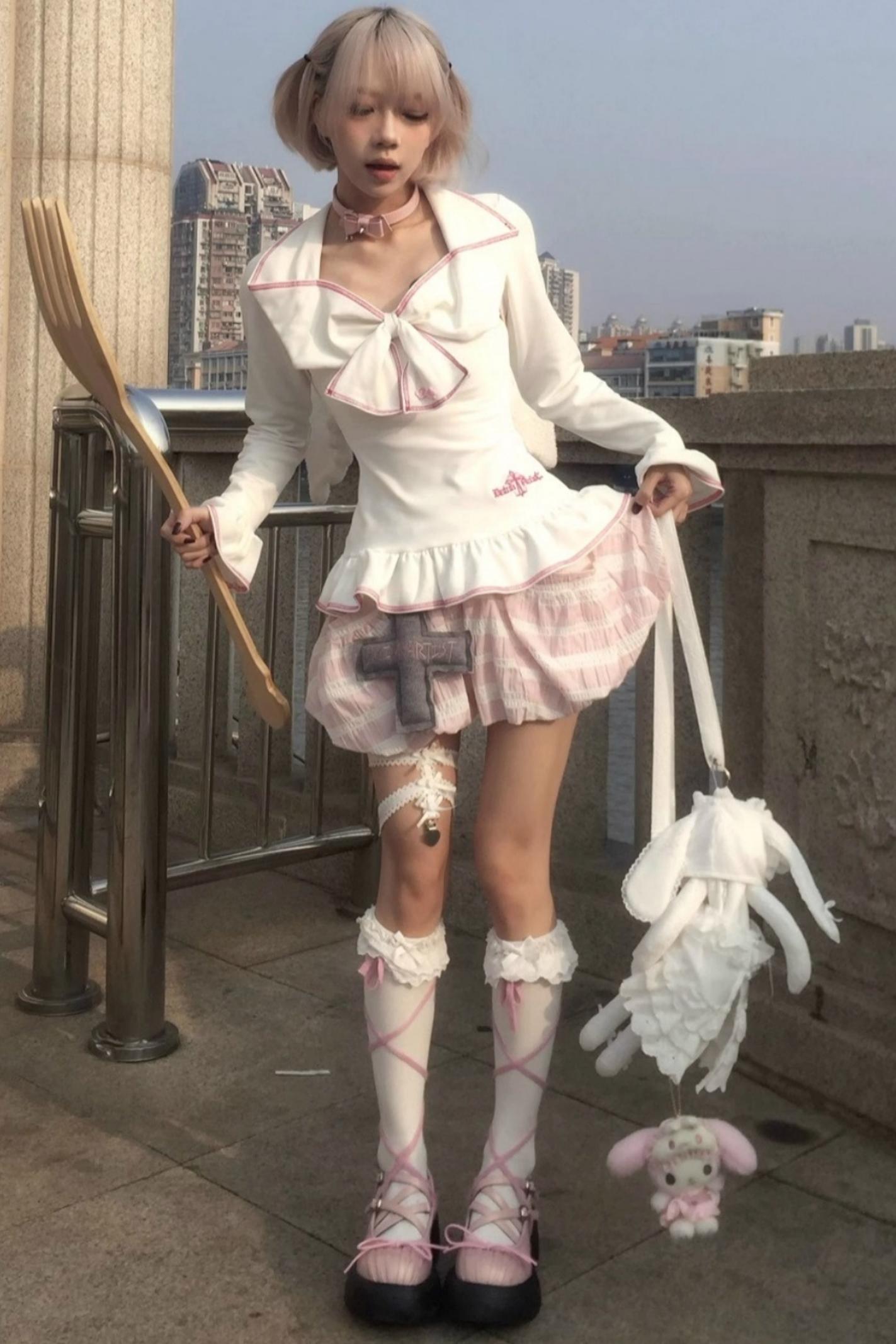 Striped Embroidered Bud Pumpkin Skirt