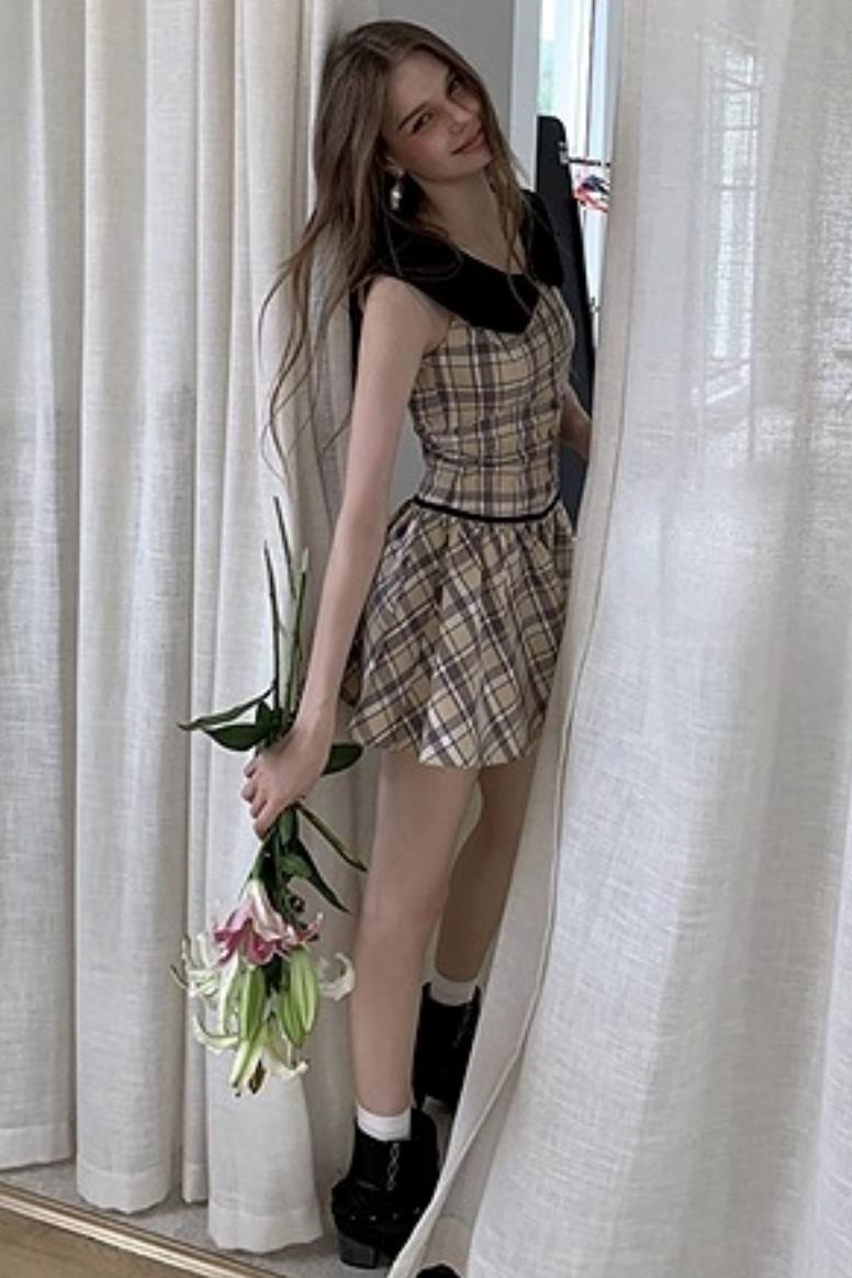 Plaid Contrasting Doll Neck Puffy Dress