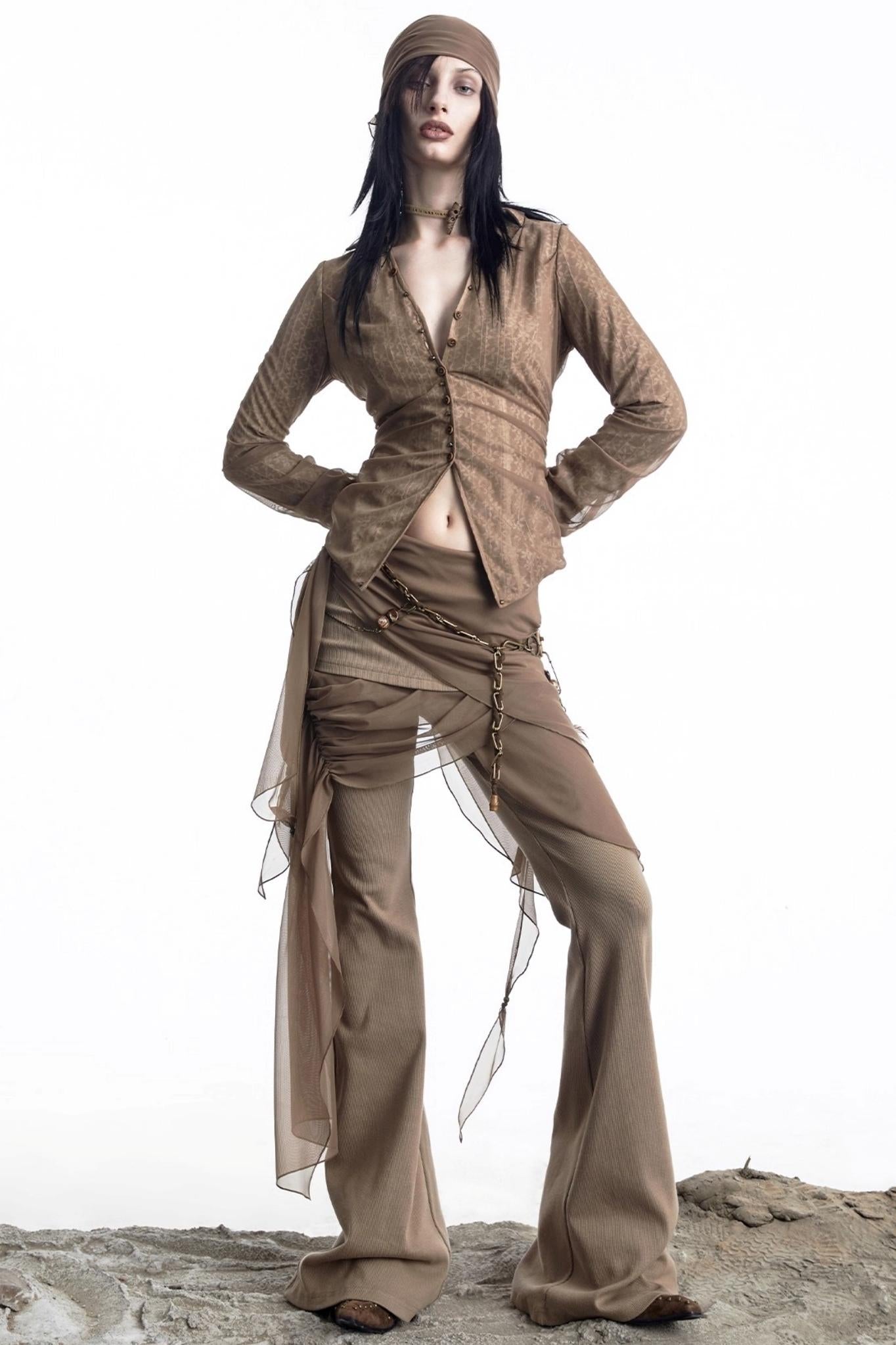 Lux Lace Stitching Big V-Neck Shirt