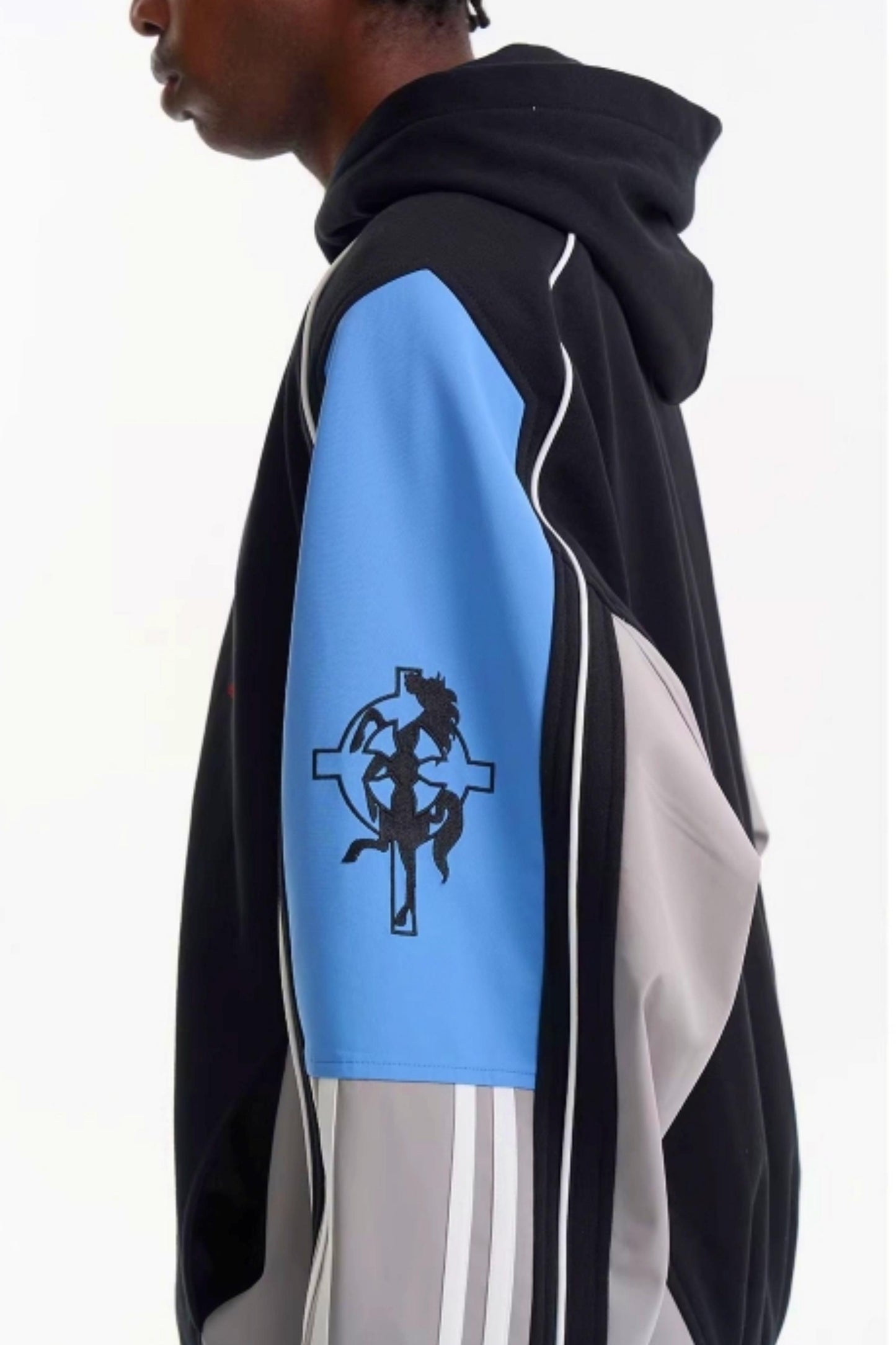 Jacke mit kontrastierenden Stickereien