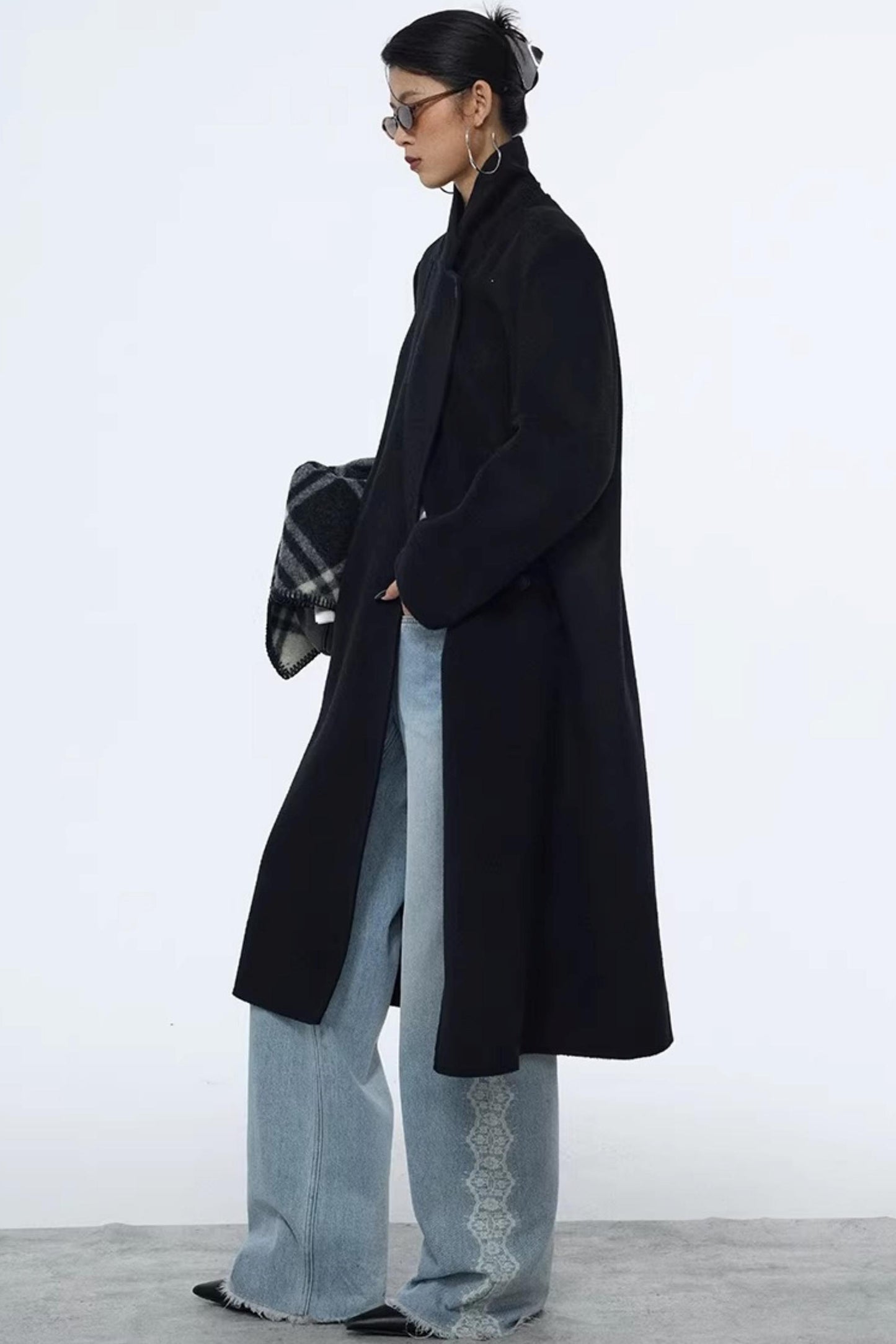 Lace Print Raw Hem Jeans