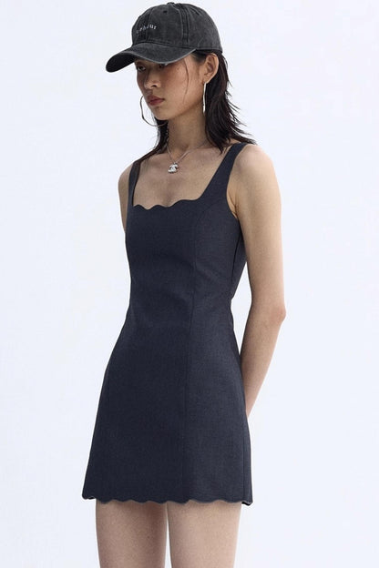 Wavy Black Princess Line Split Waist Dress